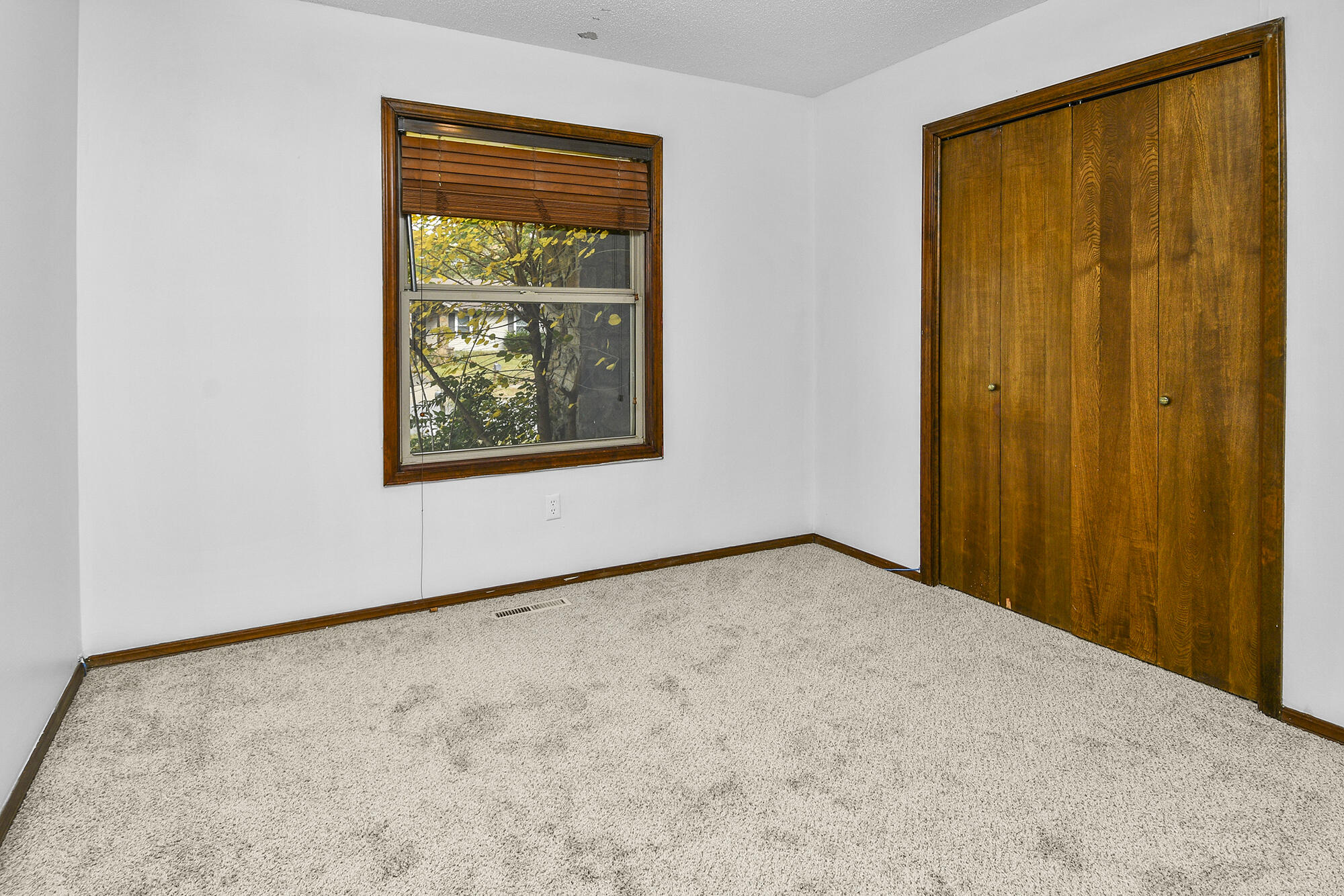 2840 East Linwood Street Property Photo 20