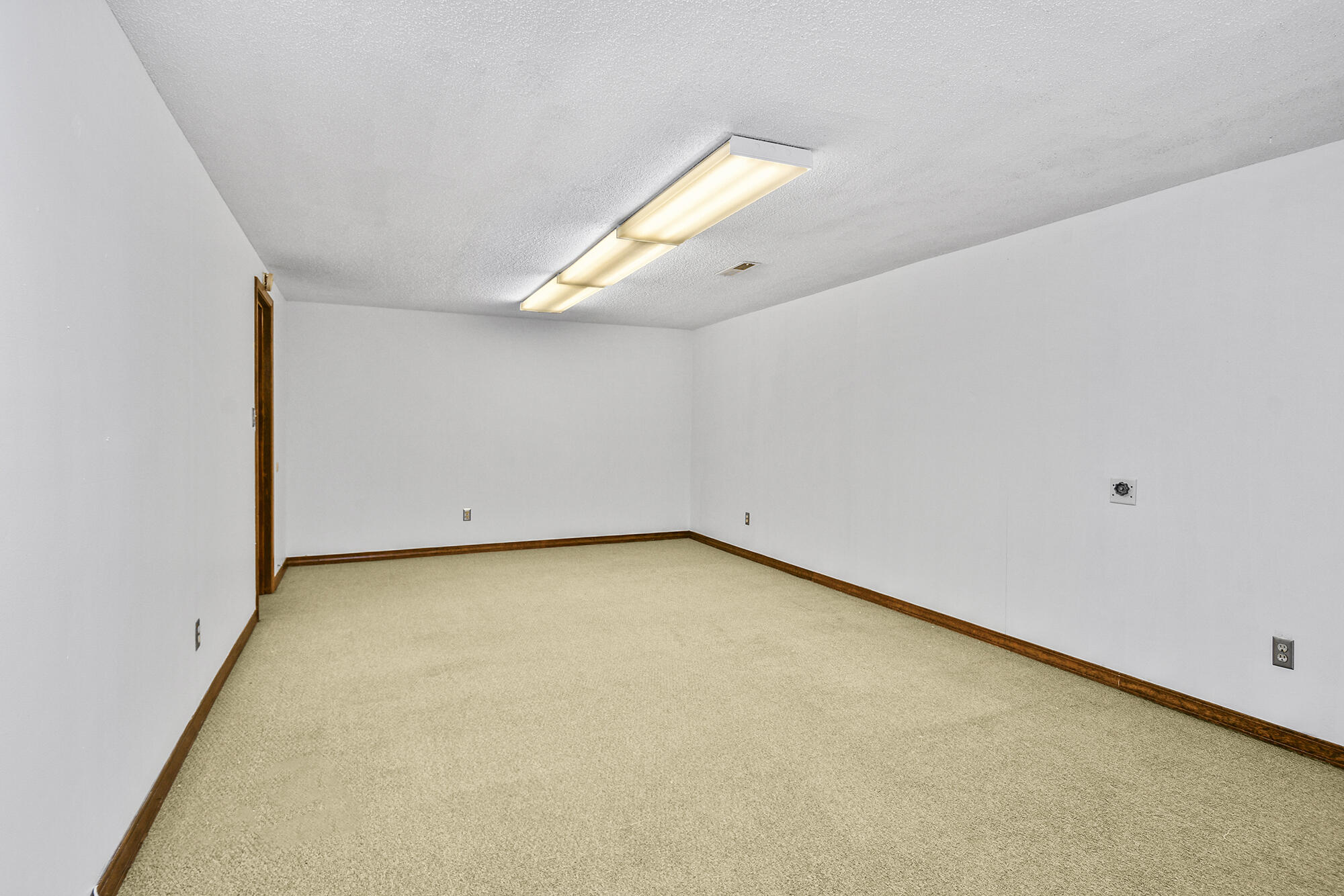 2840 East Linwood Street Property Photo 29