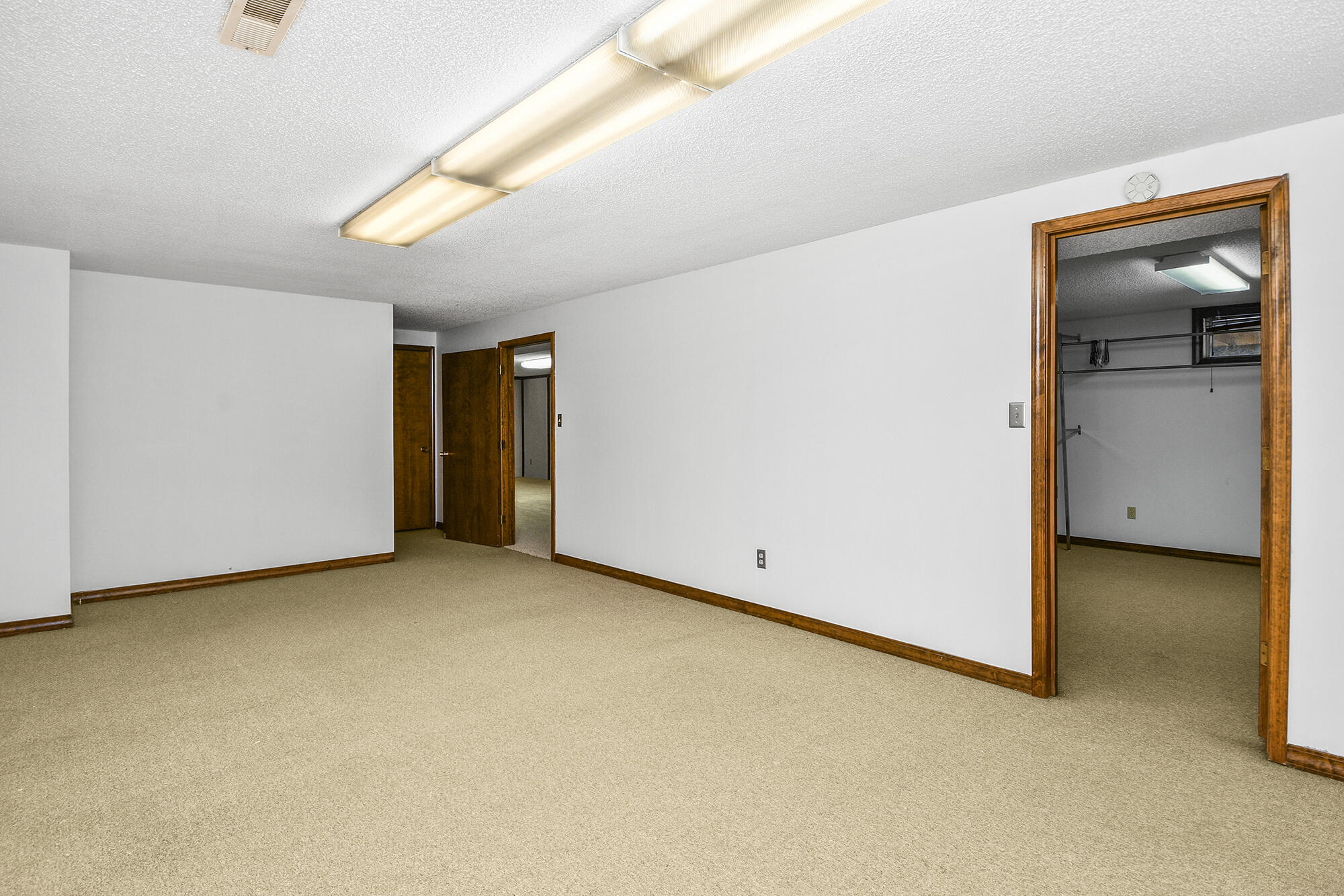 2840 East Linwood Street Property Photo 30