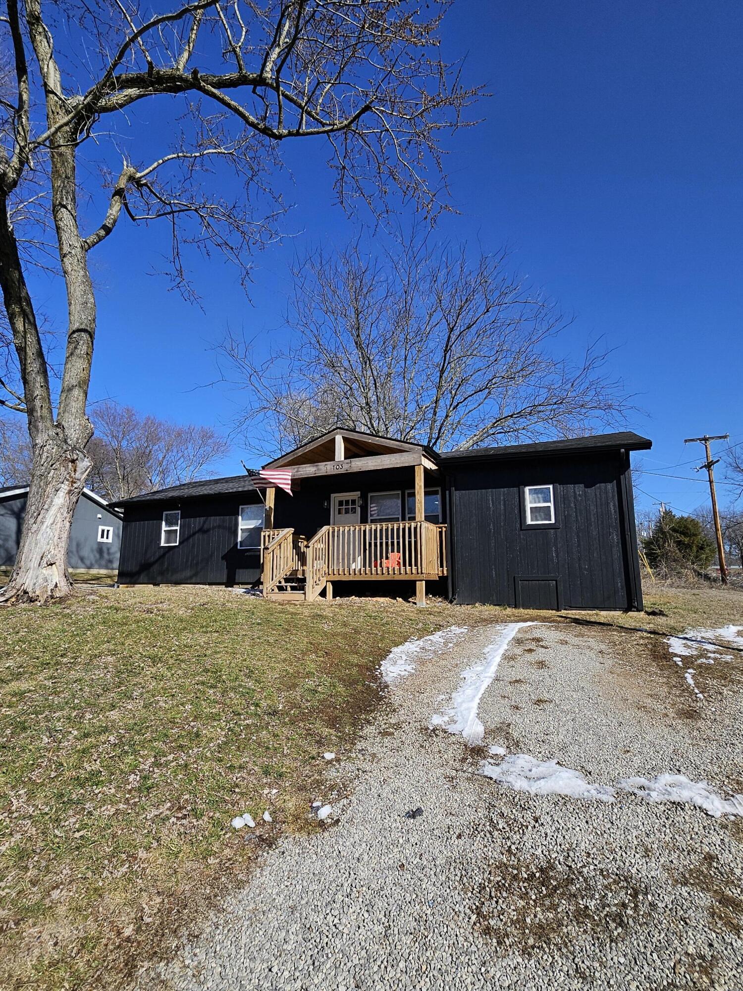 103 Opal Street Property Photo 2