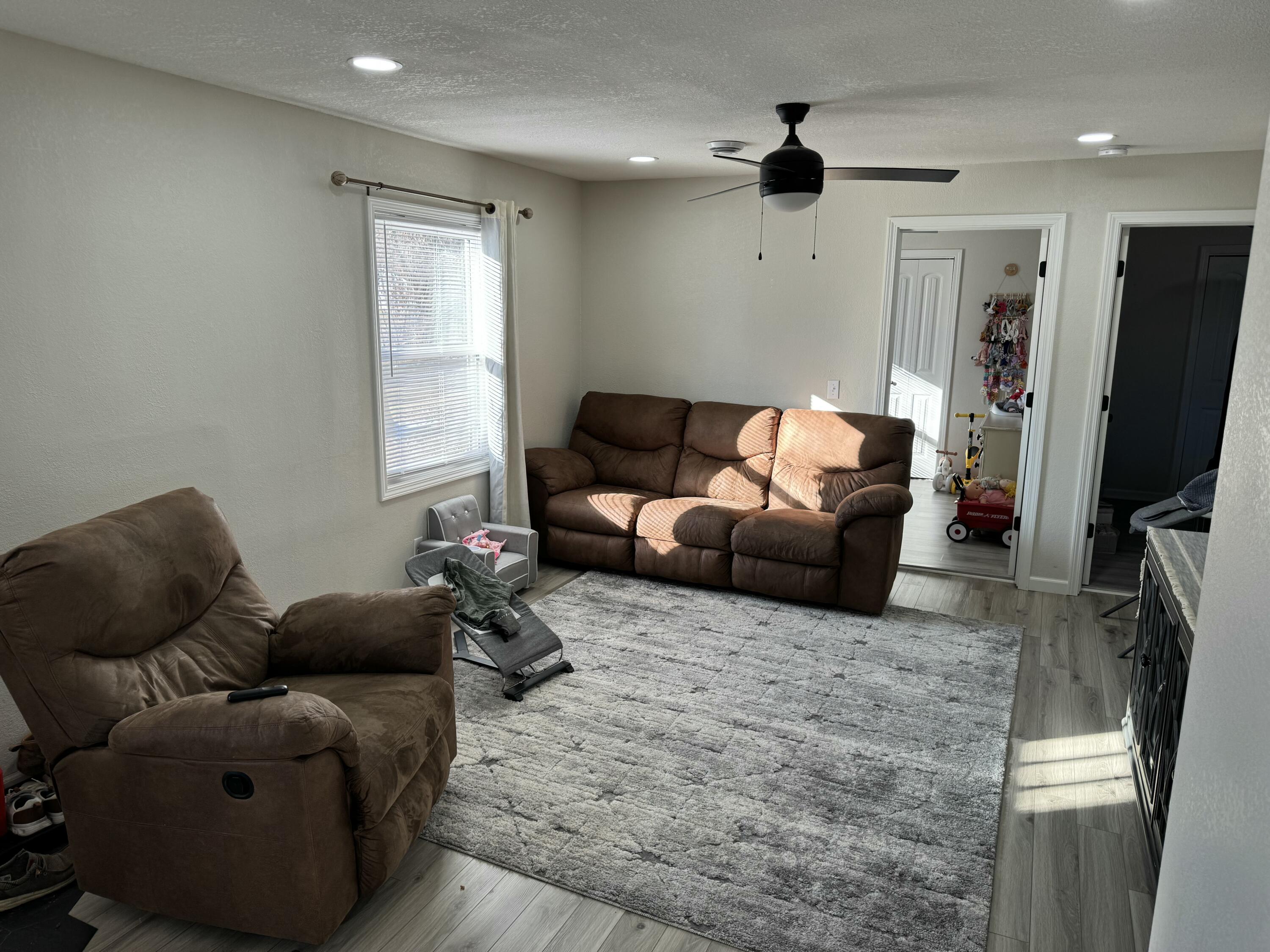 103 Opal Street Property Photo 4
