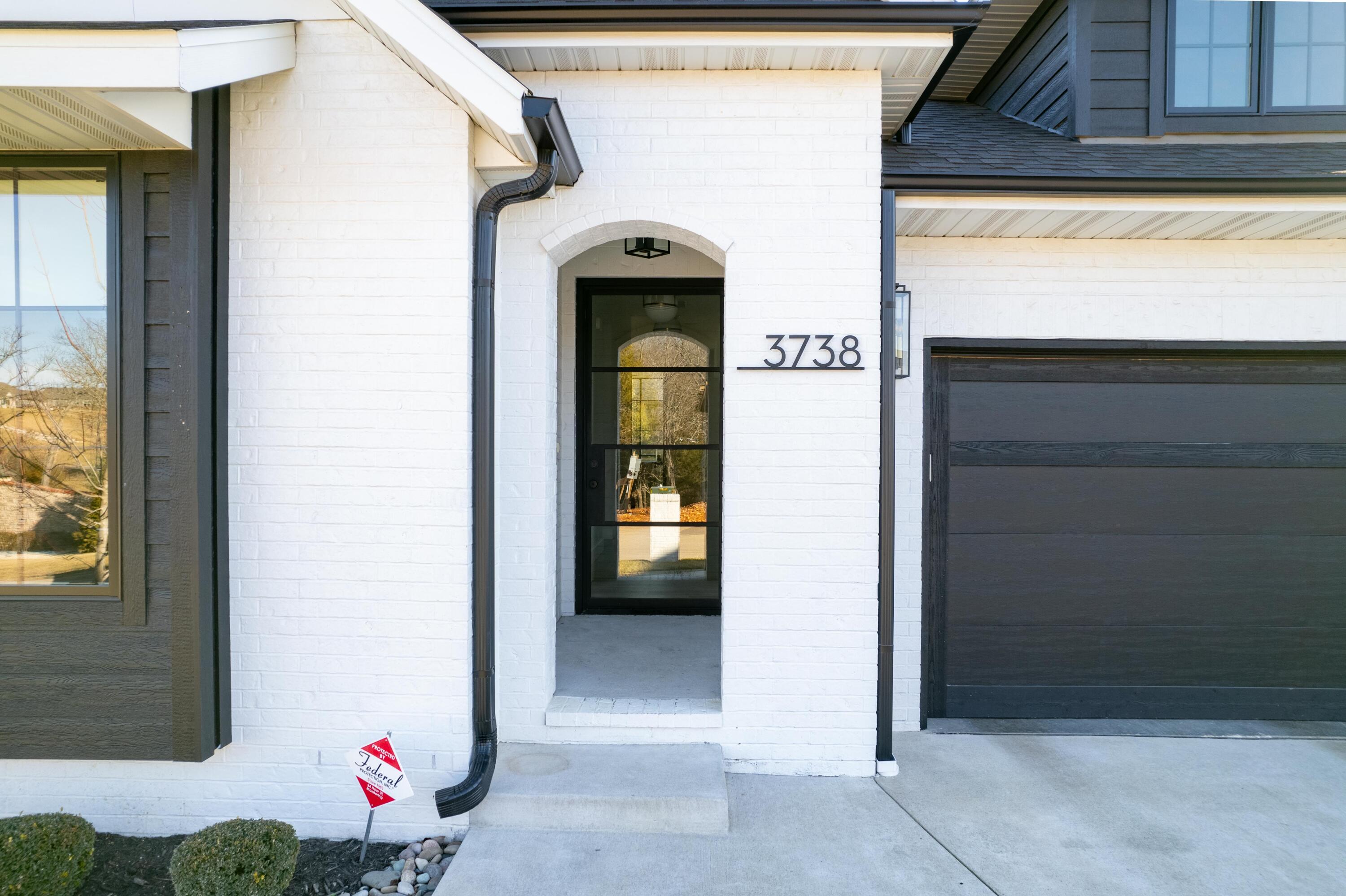 3738 East Woodhue Street Property Photo 7