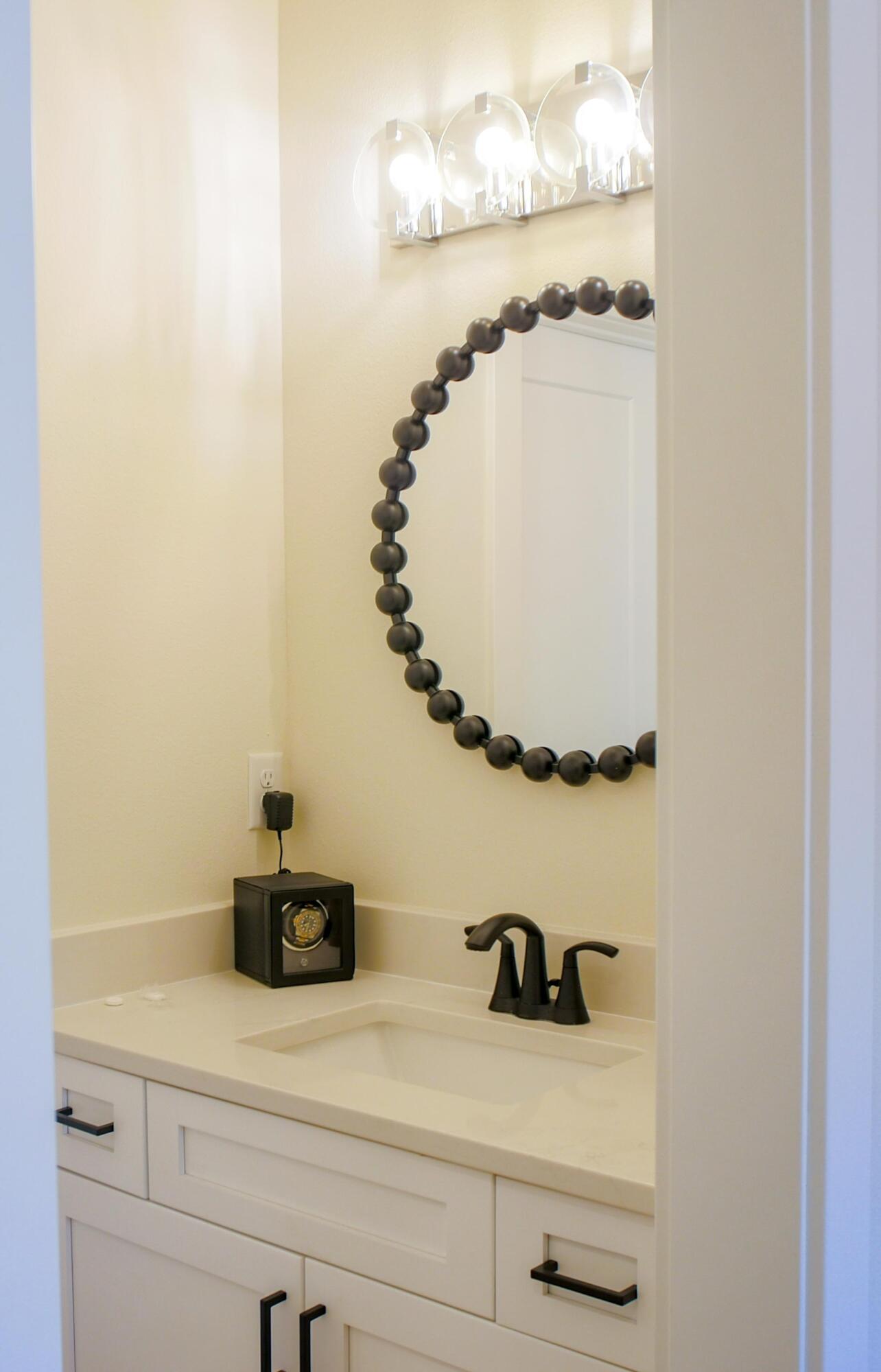 3738 East Woodhue Street Property Photo 13