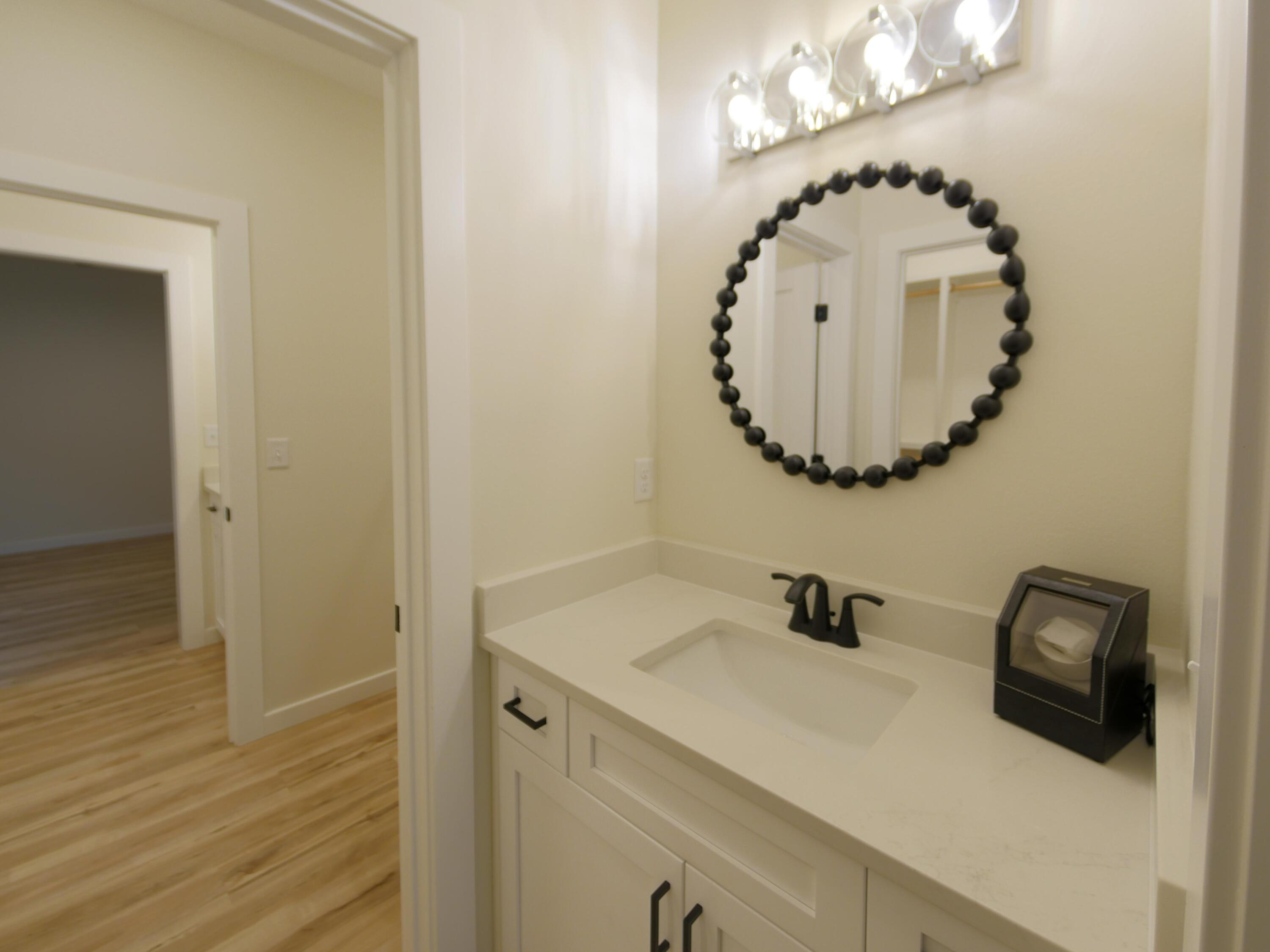3738 East Woodhue Street Property Photo 15