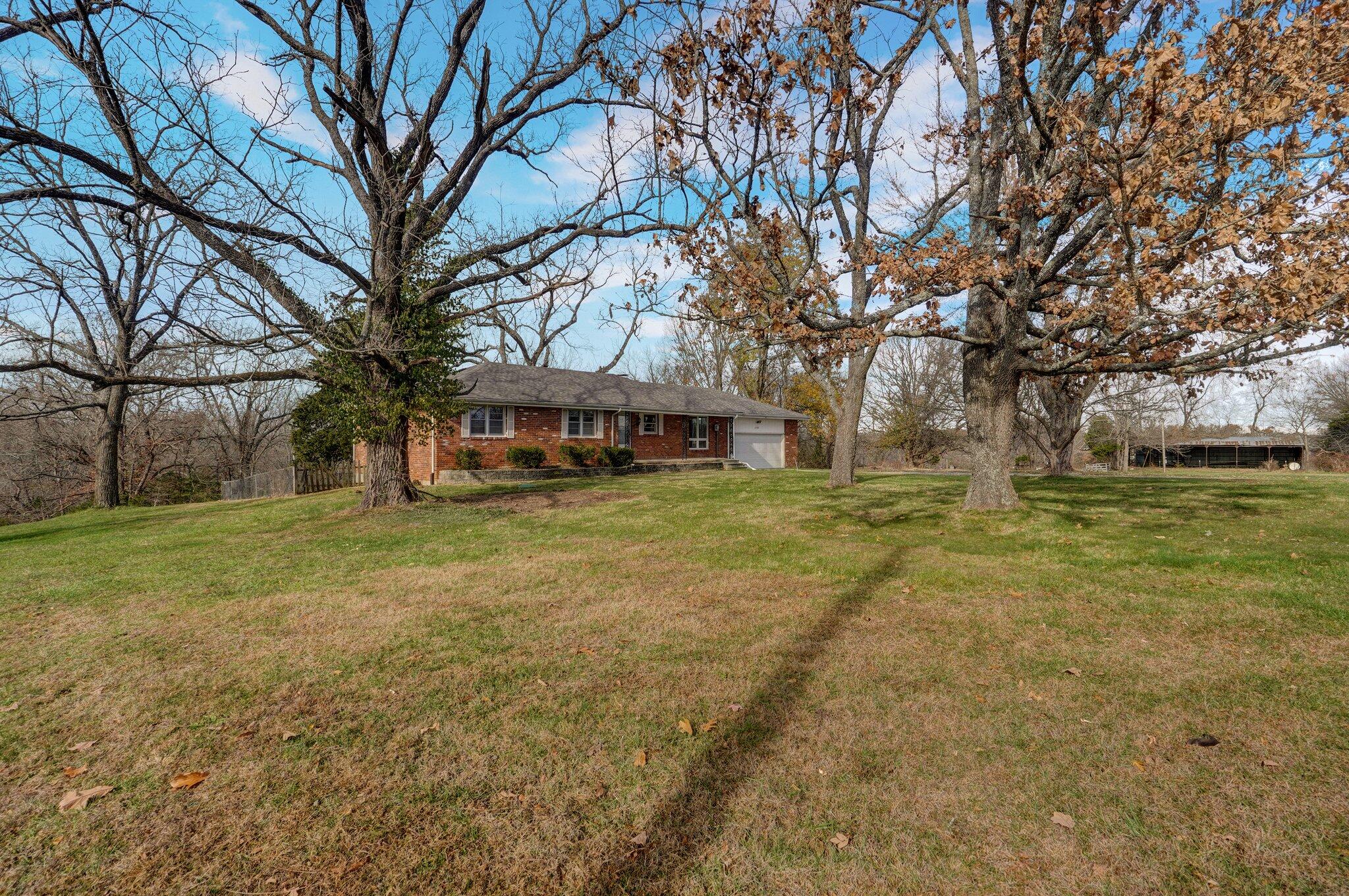 1725 North Phillips Road Property Photo 2
