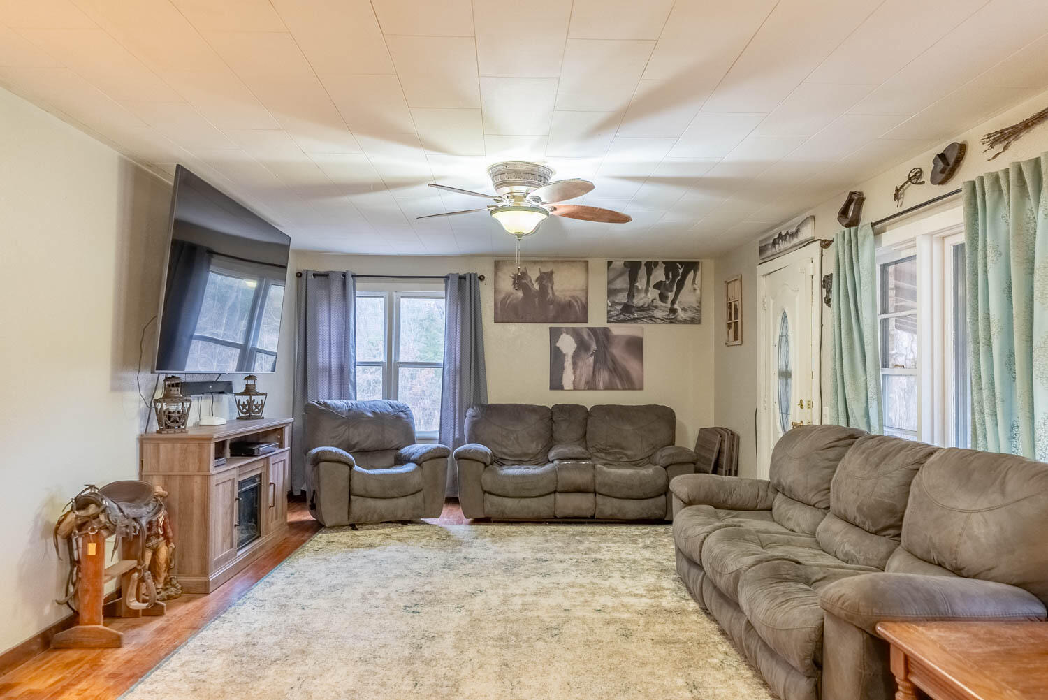 2405 County Road 2710 Property Photo 3