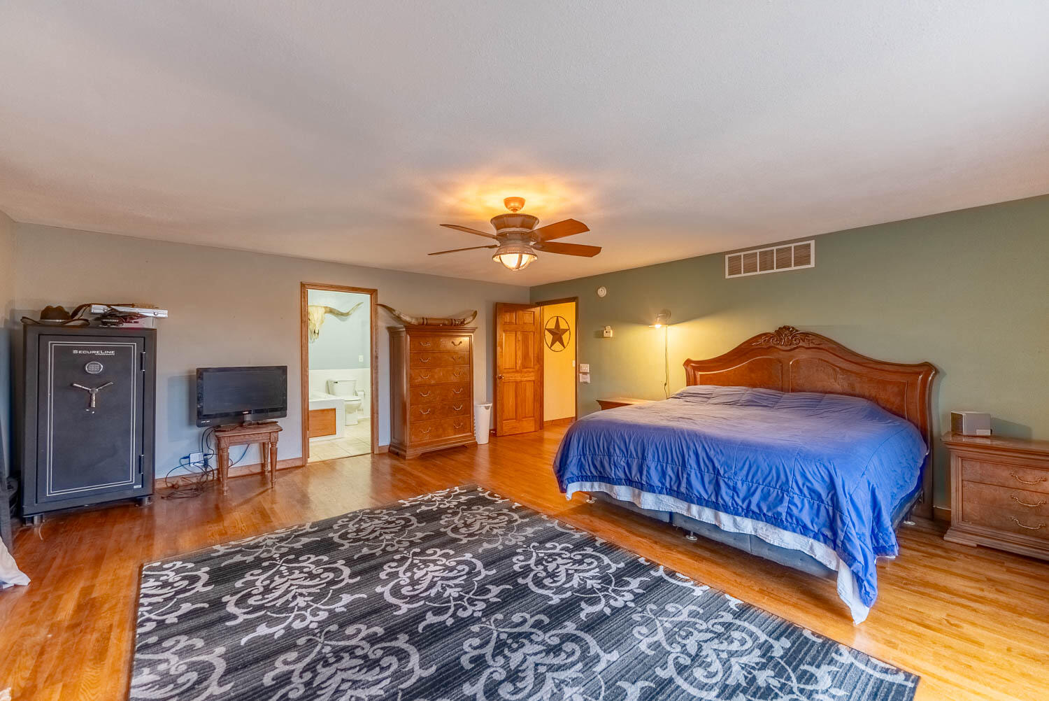 2405 County Road 2710 Property Photo 7