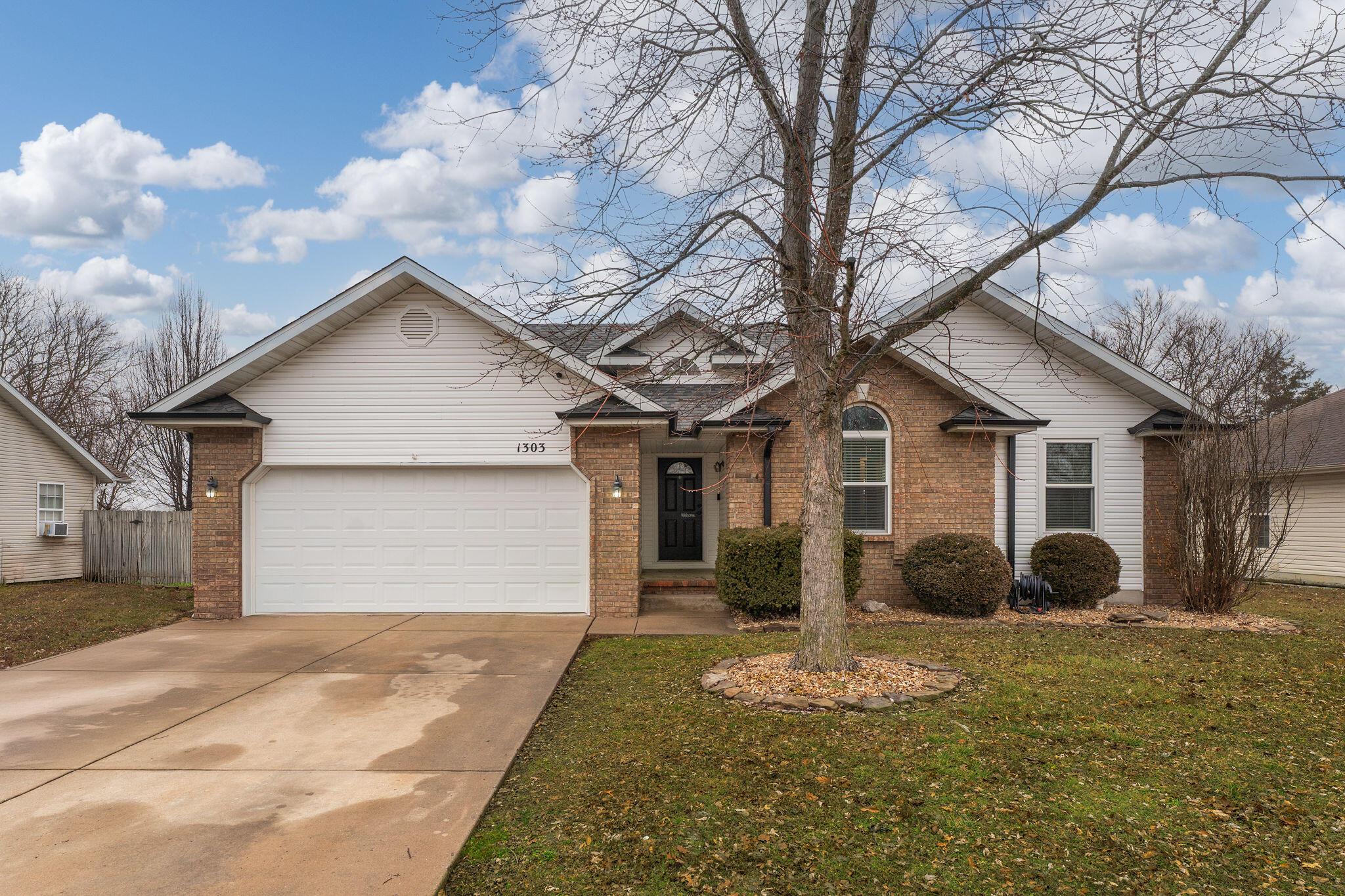 1303 West Mcguffey Street Property Photo