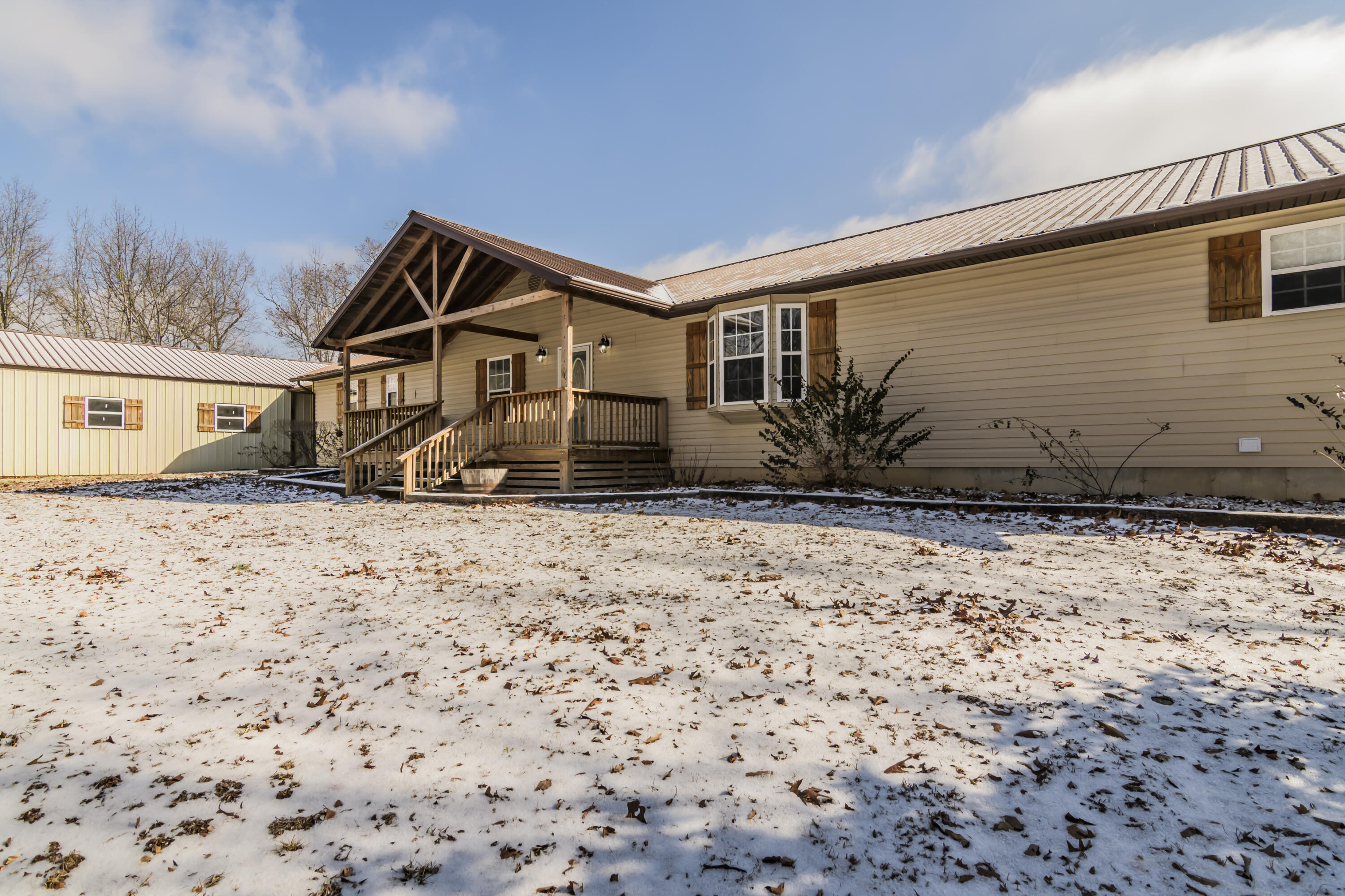 1220 South Marshfield Road Property Photo 3