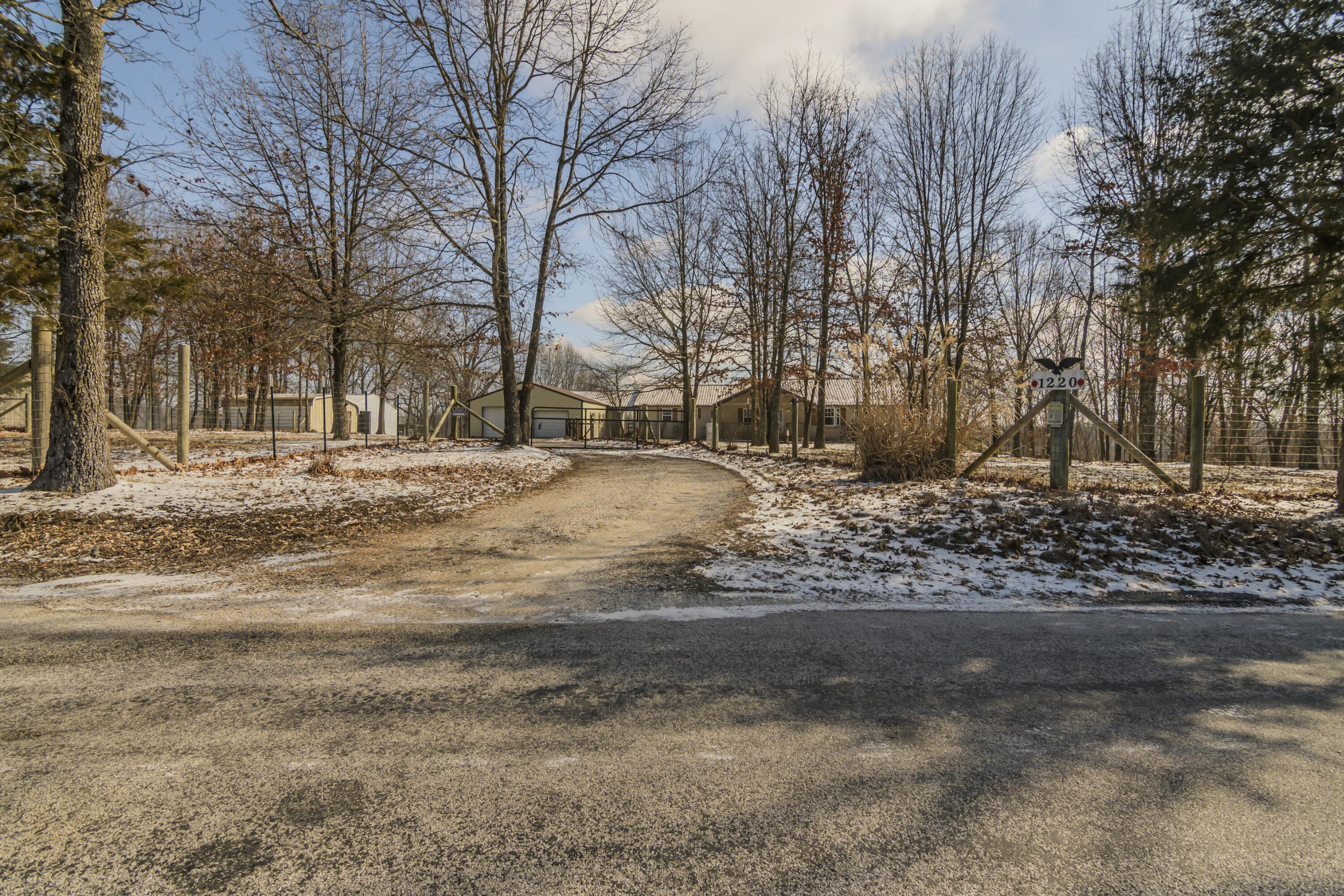 1220 South Marshfield Road Property Photo 9