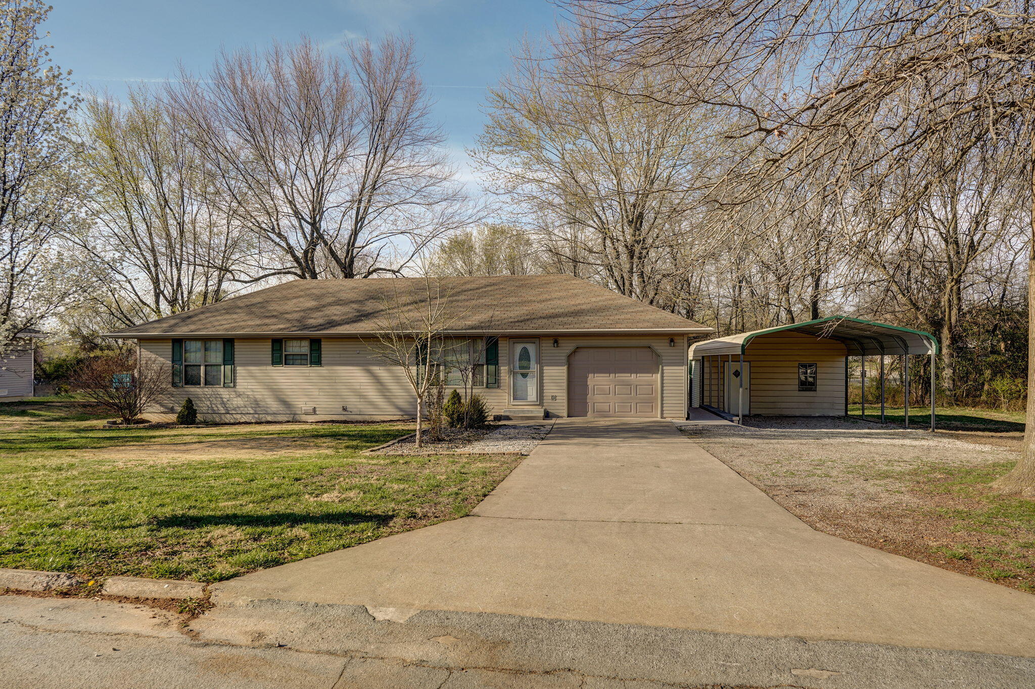 519 Wilson Way Property Photo 1
