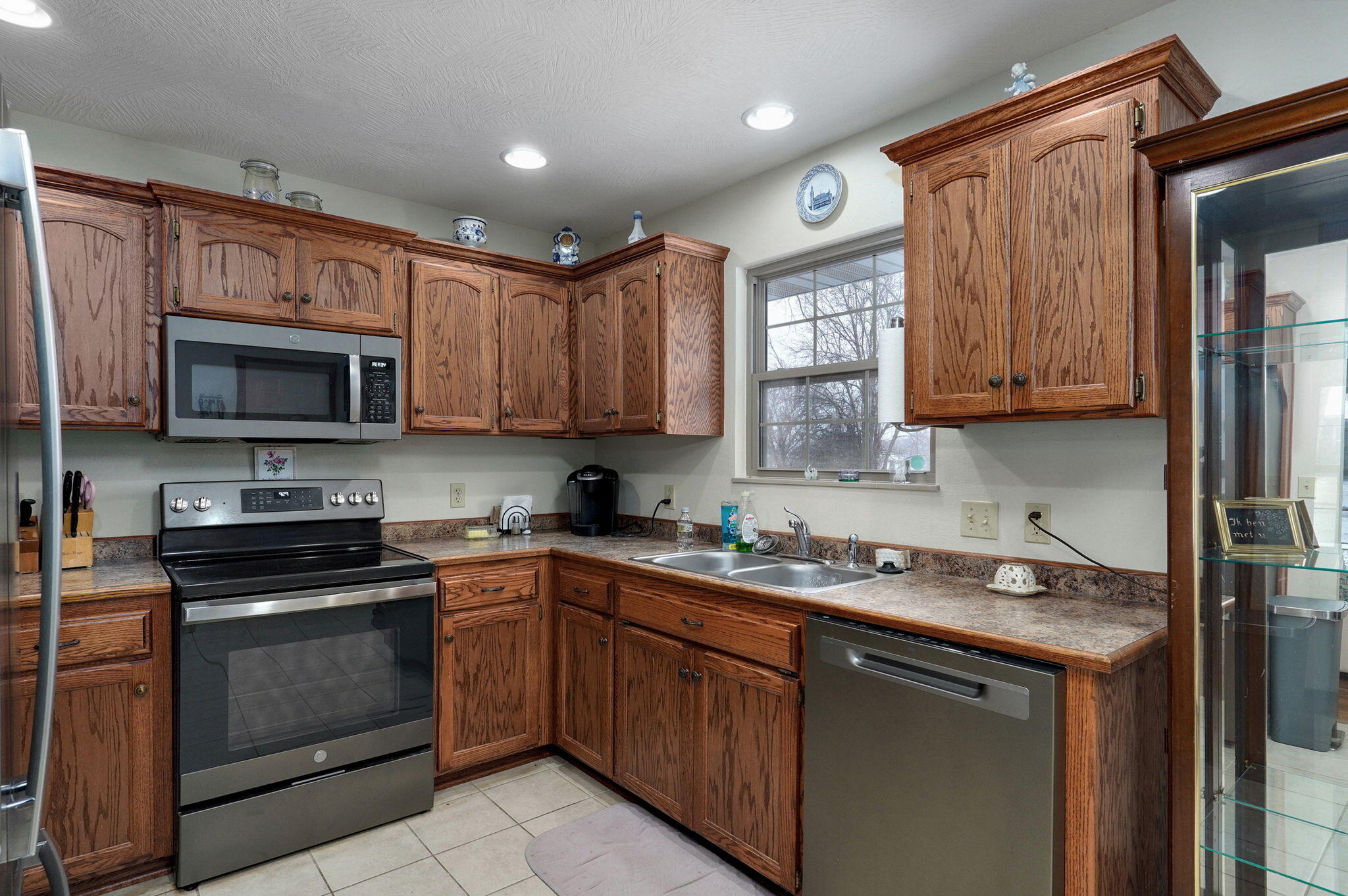519 Wilson Way Property Photo 8