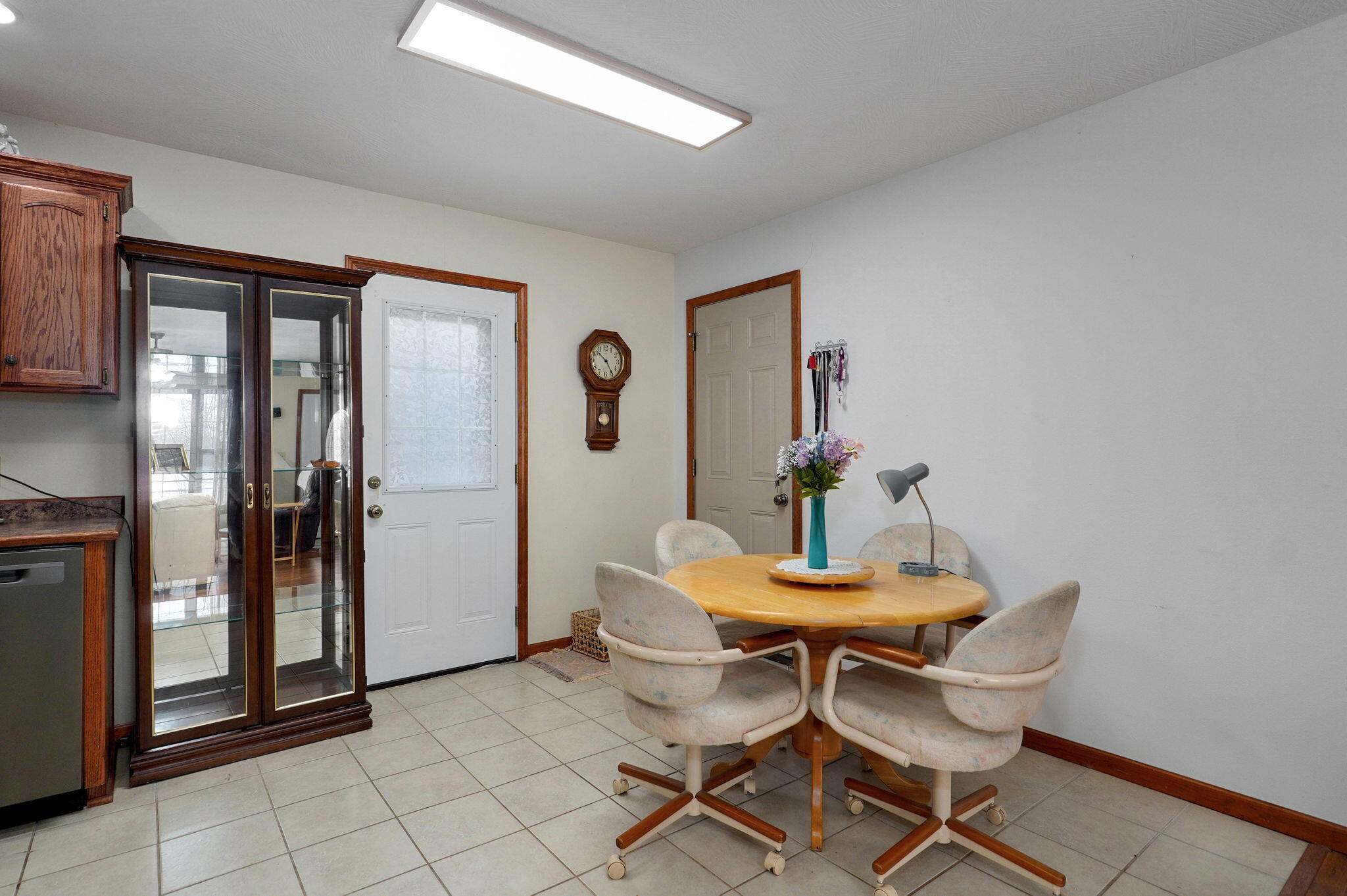 519 Wilson Way Property Photo 9
