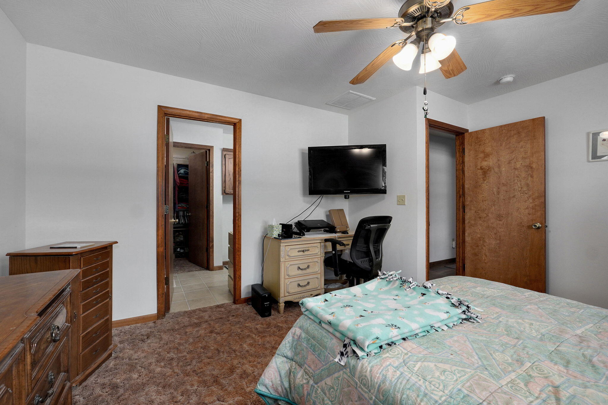 519 Wilson Way Property Photo 12