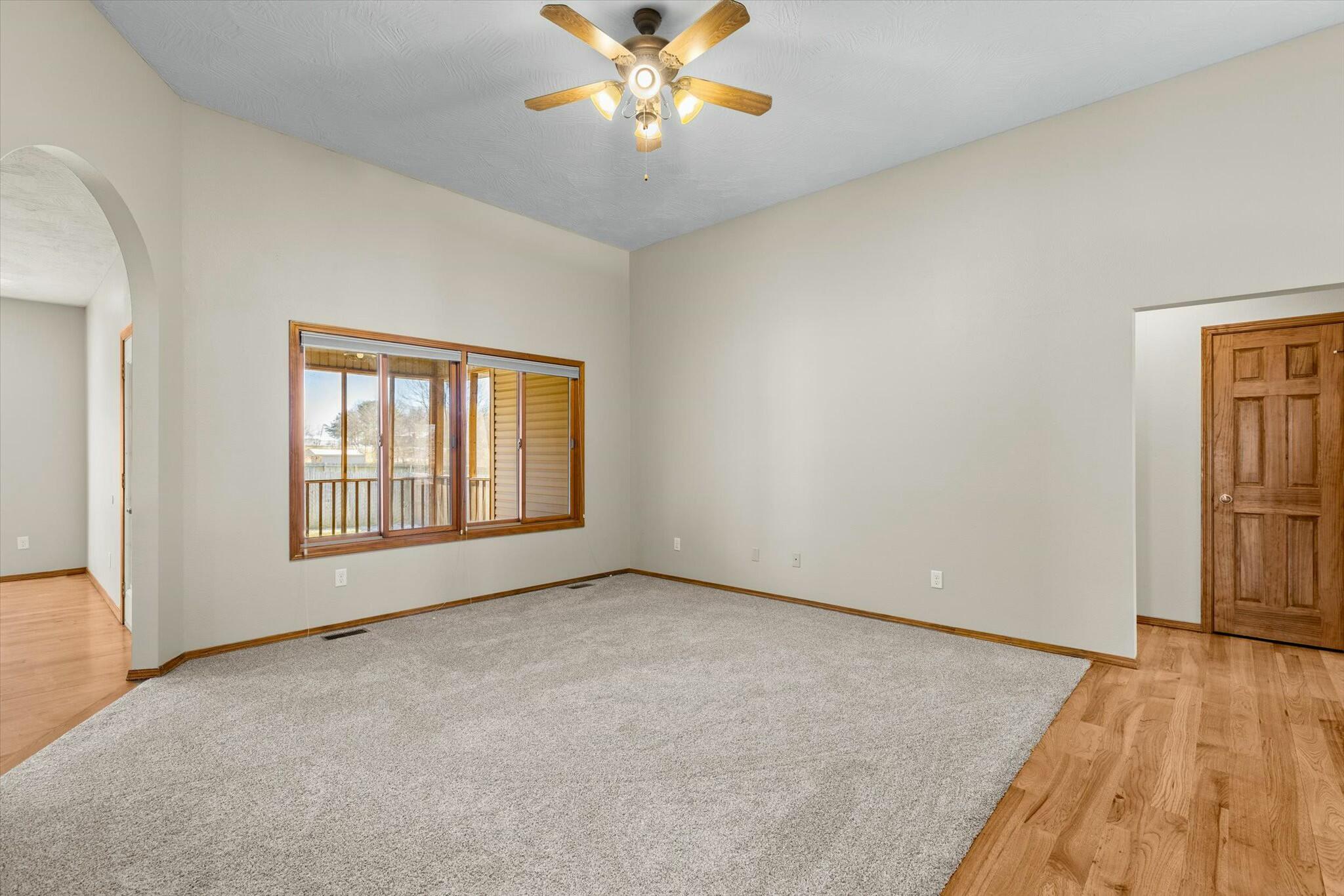 826 North Cedar Ridge Avenue Property Photo 5