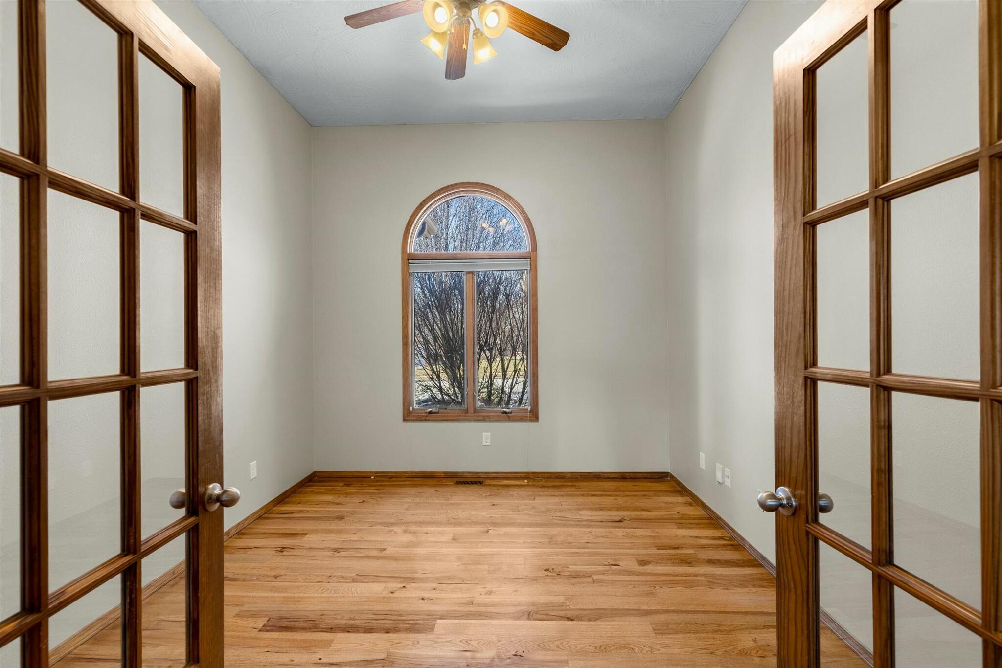 826 North Cedar Ridge Avenue Property Photo 11