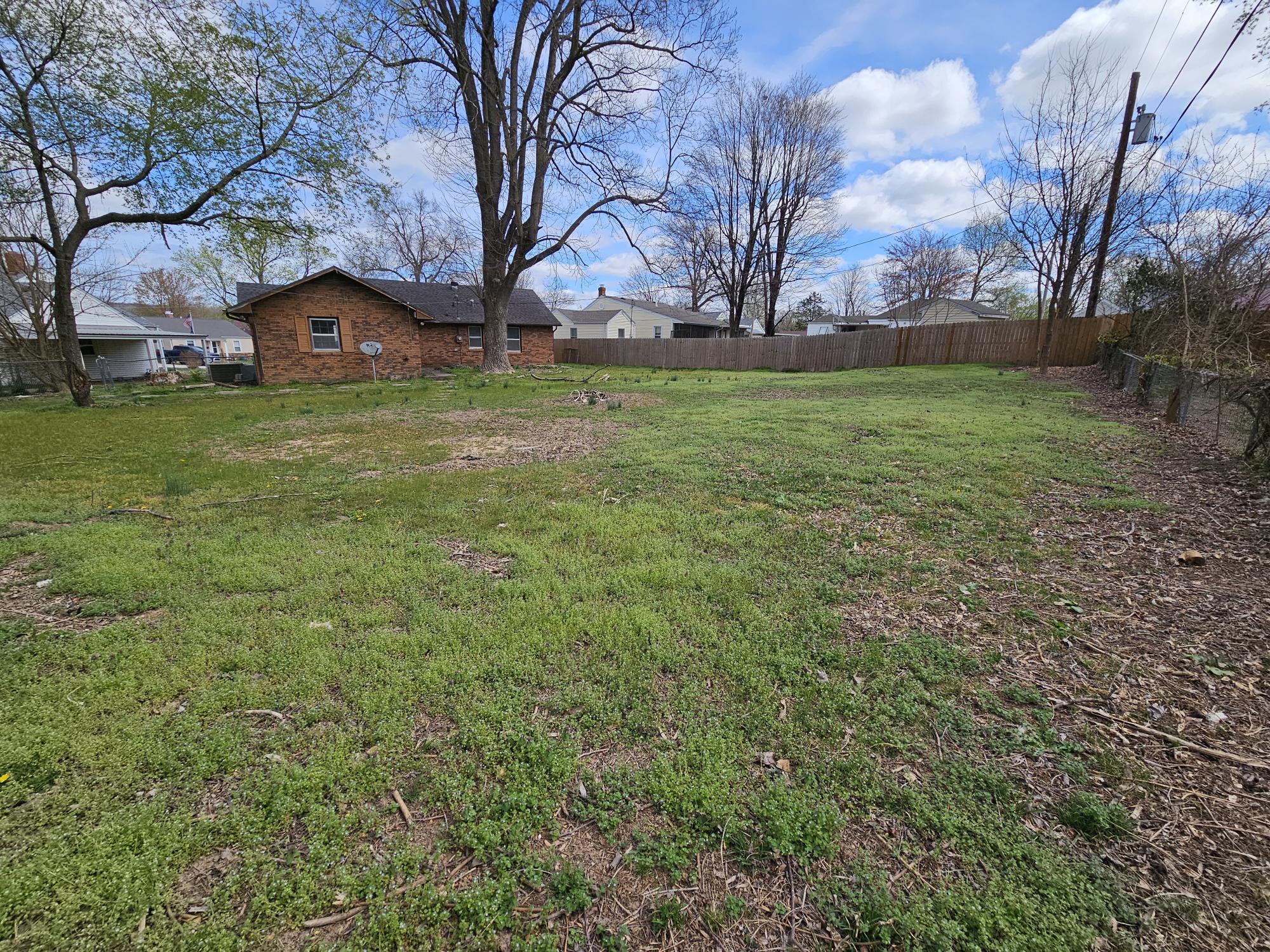 902 Warwick Court Property Photo 14