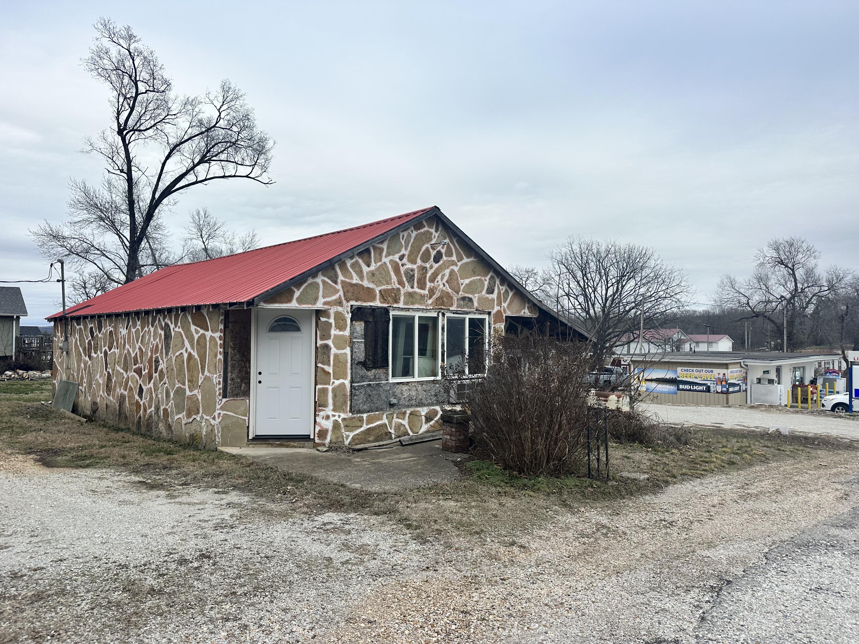 8515 West State Highway 76 Property Photo