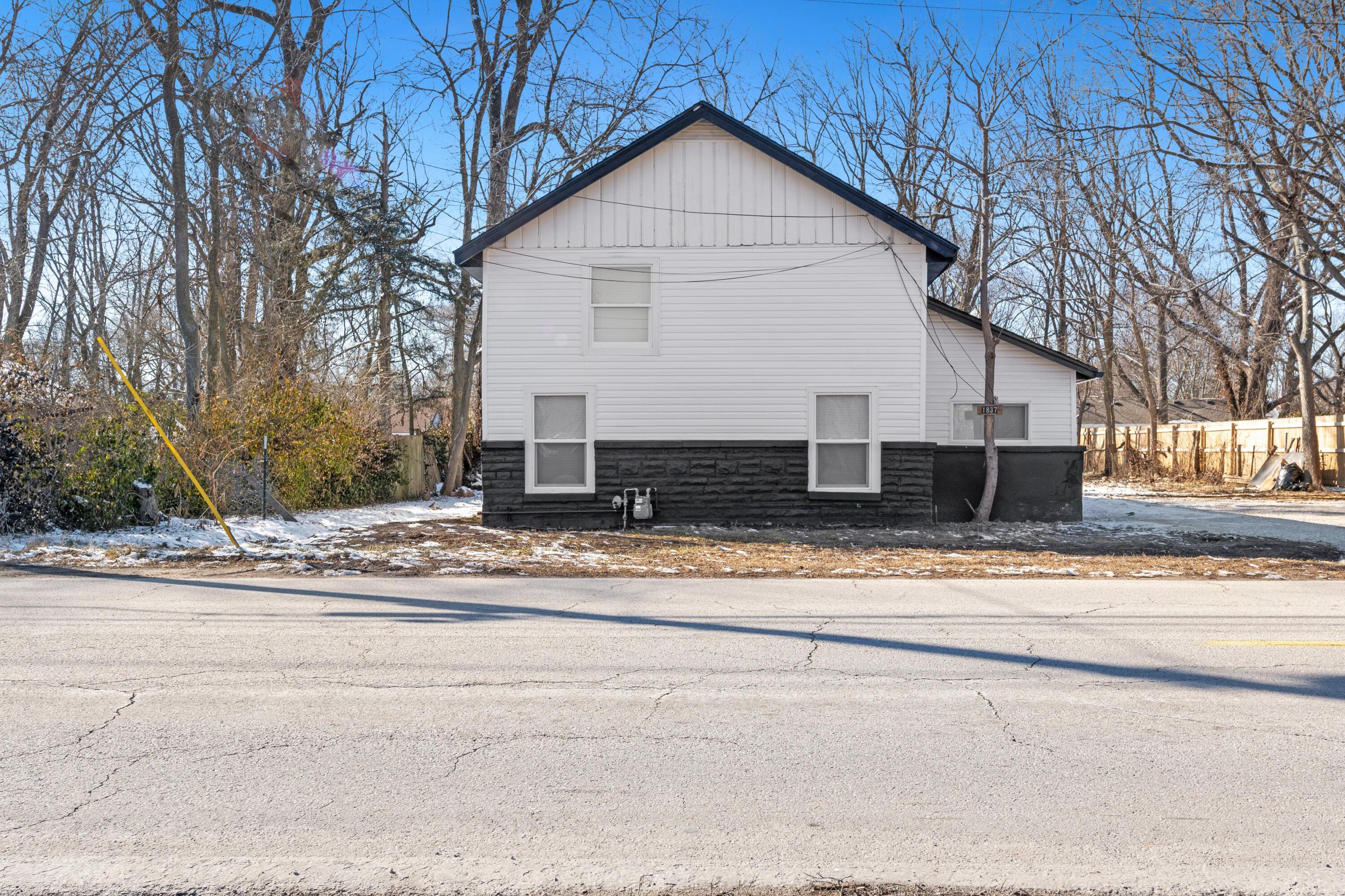 1837 North Golden Avenue Property Photo