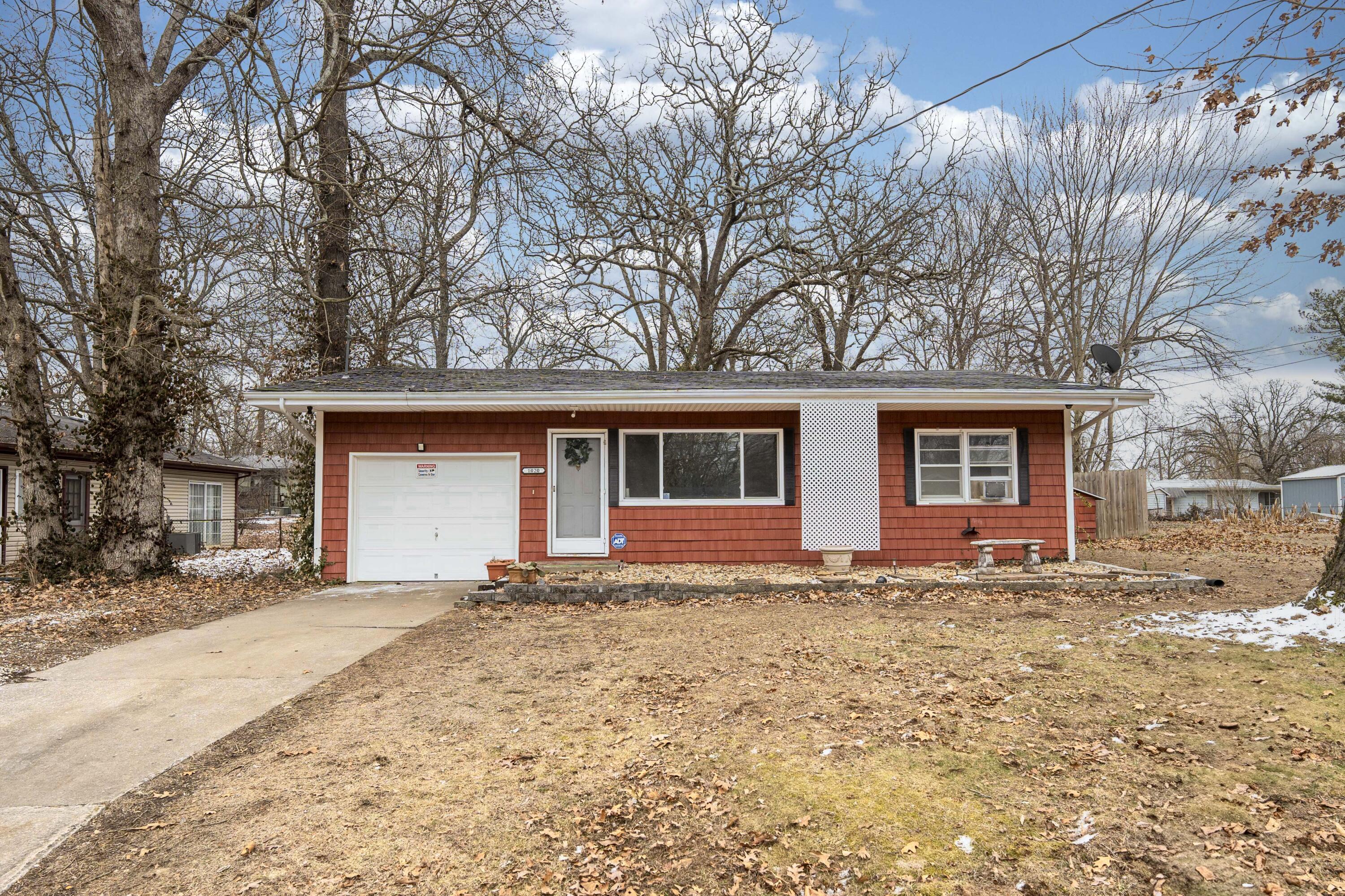 1020 South Gelven Avenue Property Photo 2