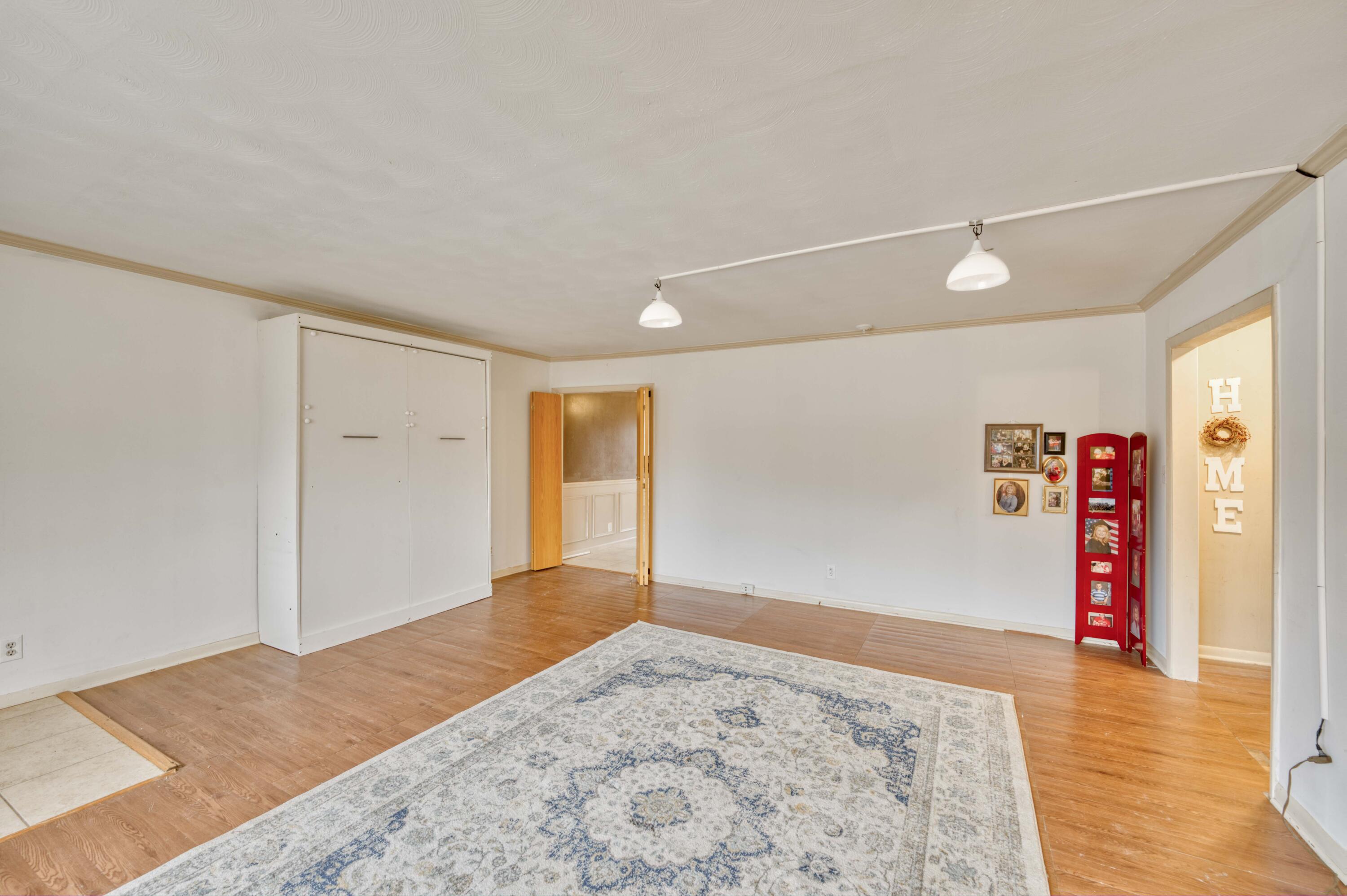 1020 South Gelven Avenue Property Photo 4