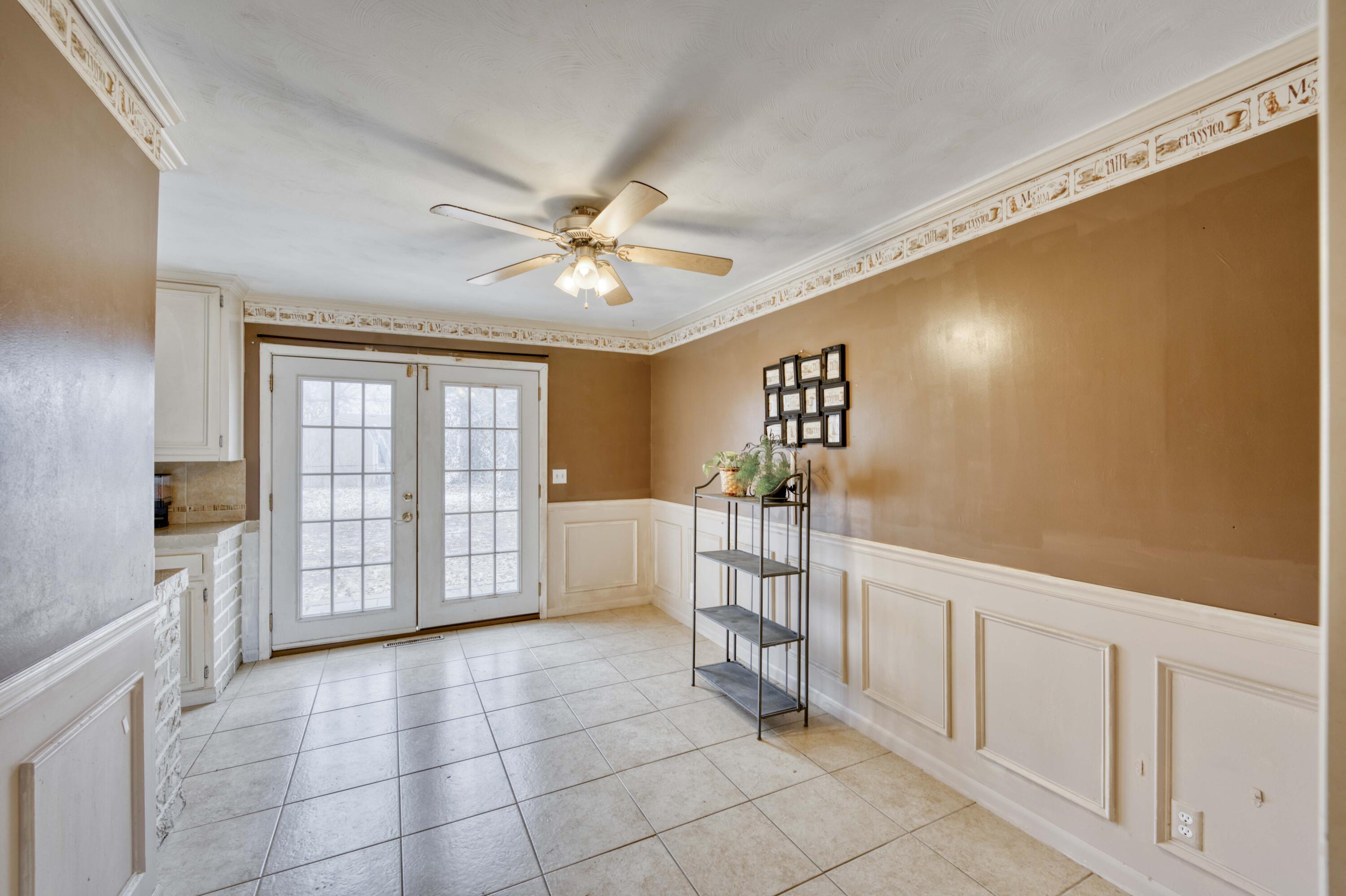 1020 South Gelven Avenue Property Photo 7