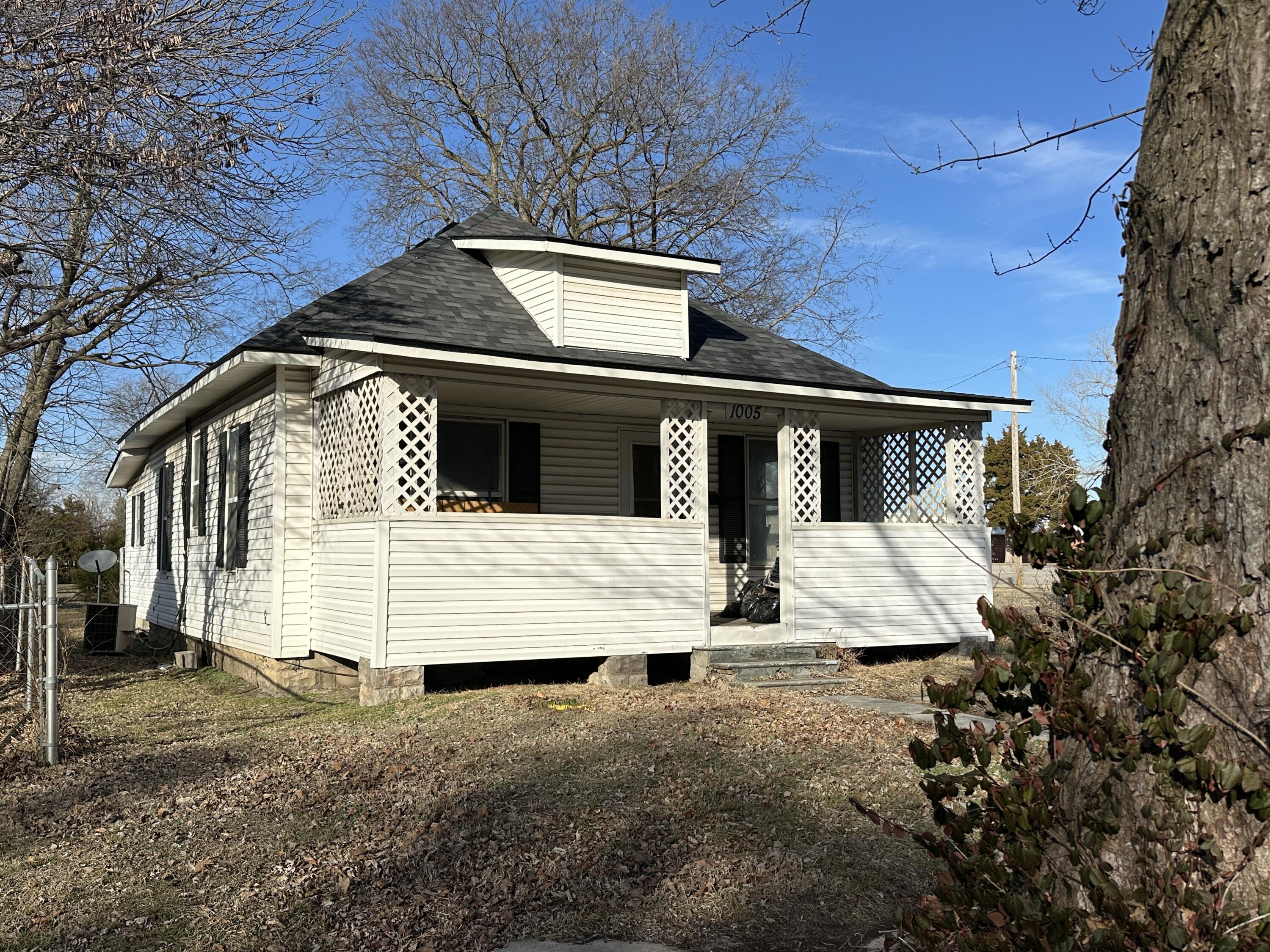 1005 Nelson Street Property Photo 2