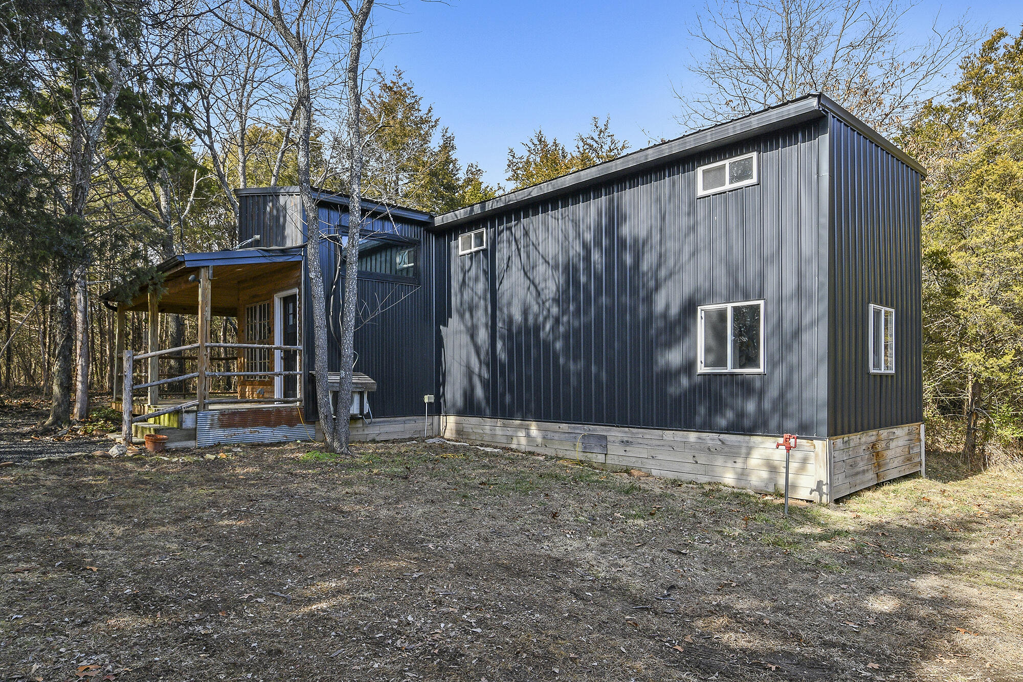 1939 East 540th Road Property Photo 3