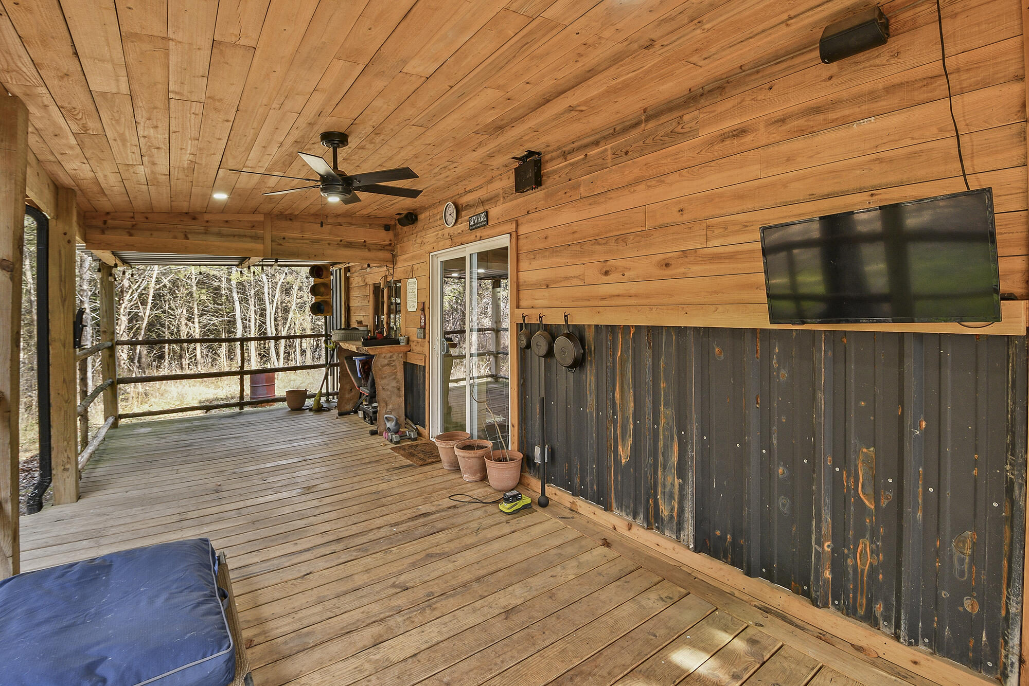 1939 East 540th Road Property Photo 5