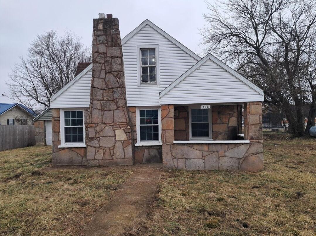 305 South Walnut Street Property Photo