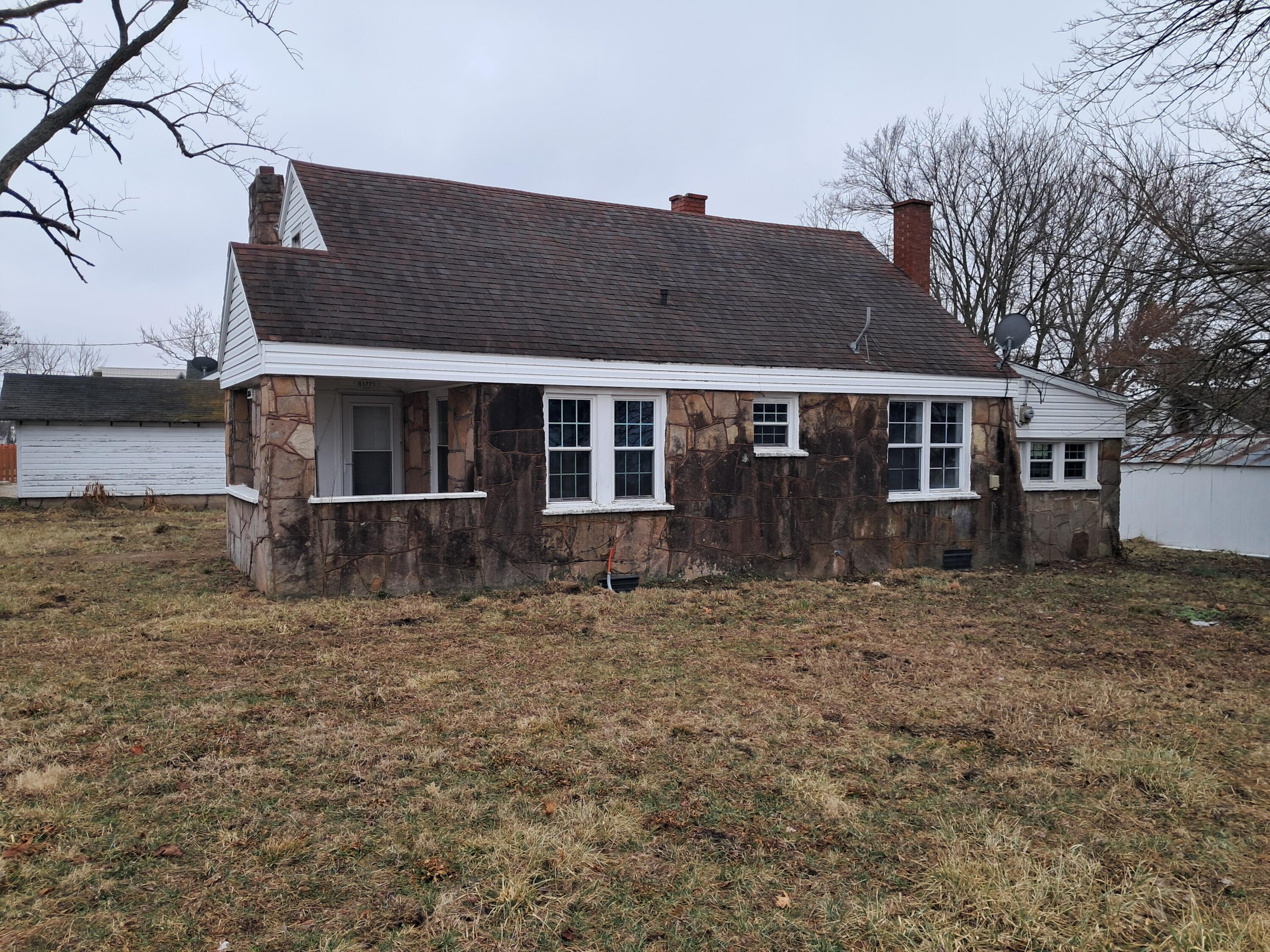 305 South Walnut Street Property Photo 2