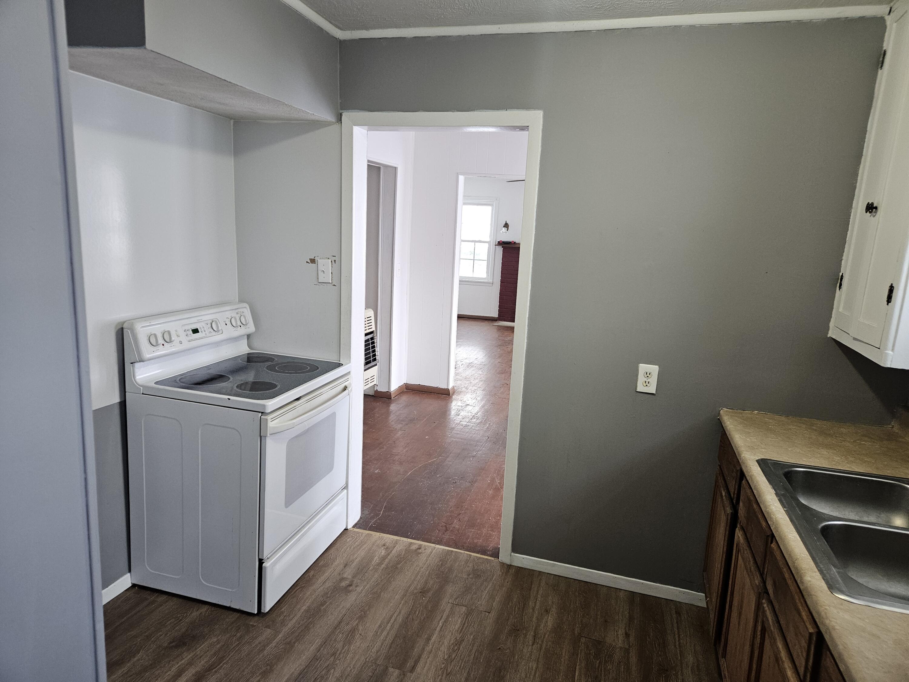 305 South Walnut Street Property Photo 10