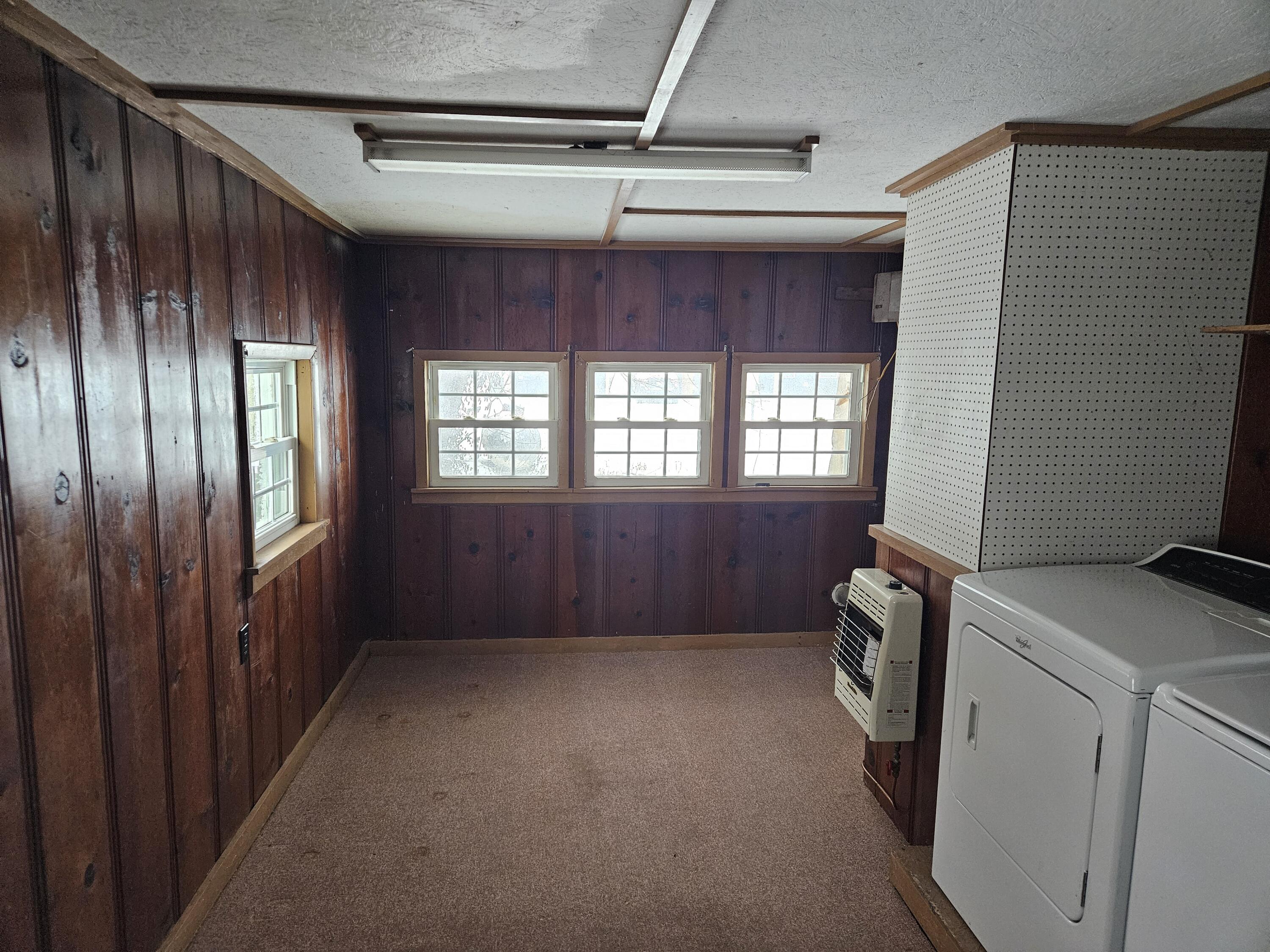305 South Walnut Street Property Photo 11