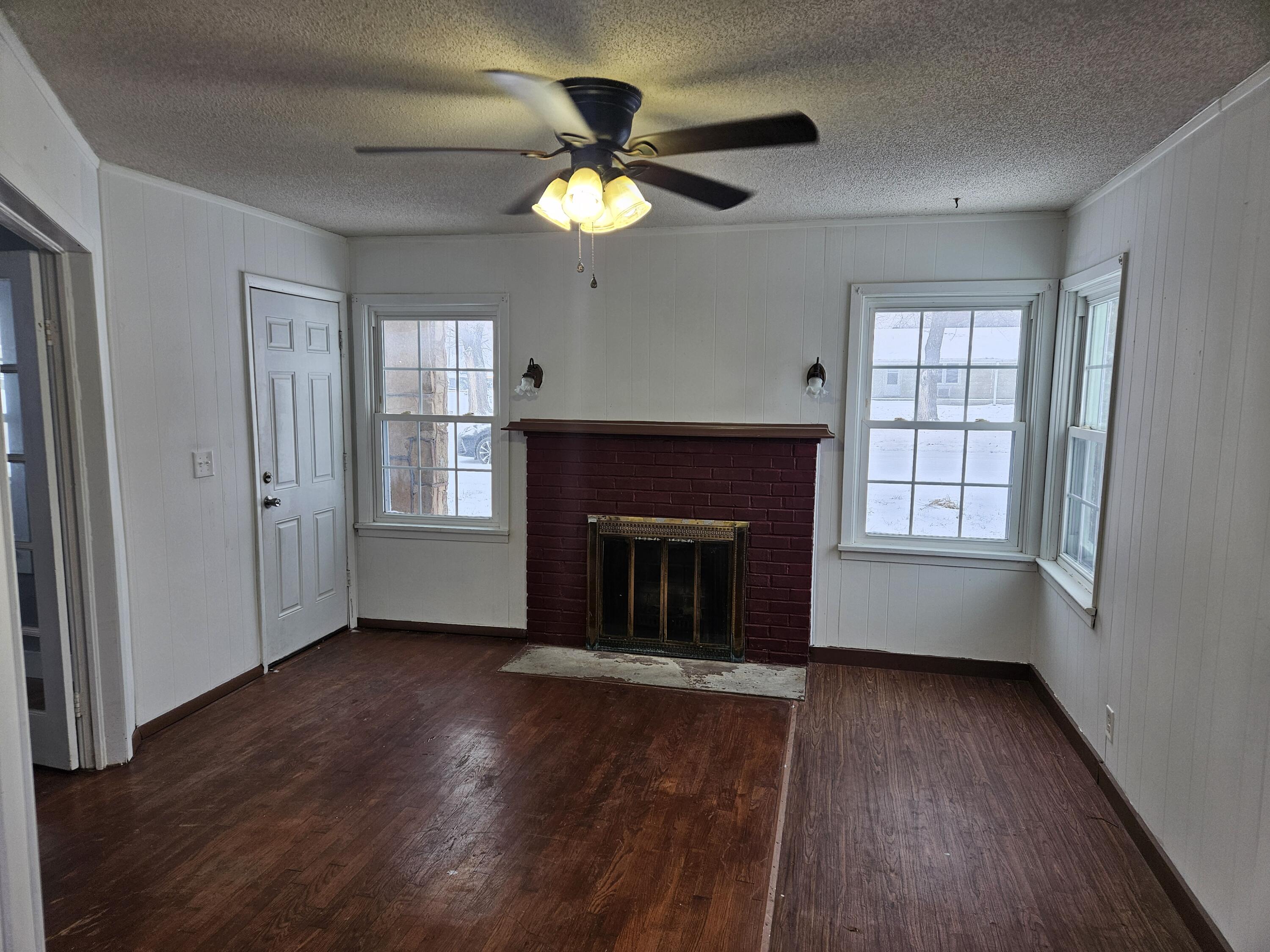 305 South Walnut Street Property Photo 14