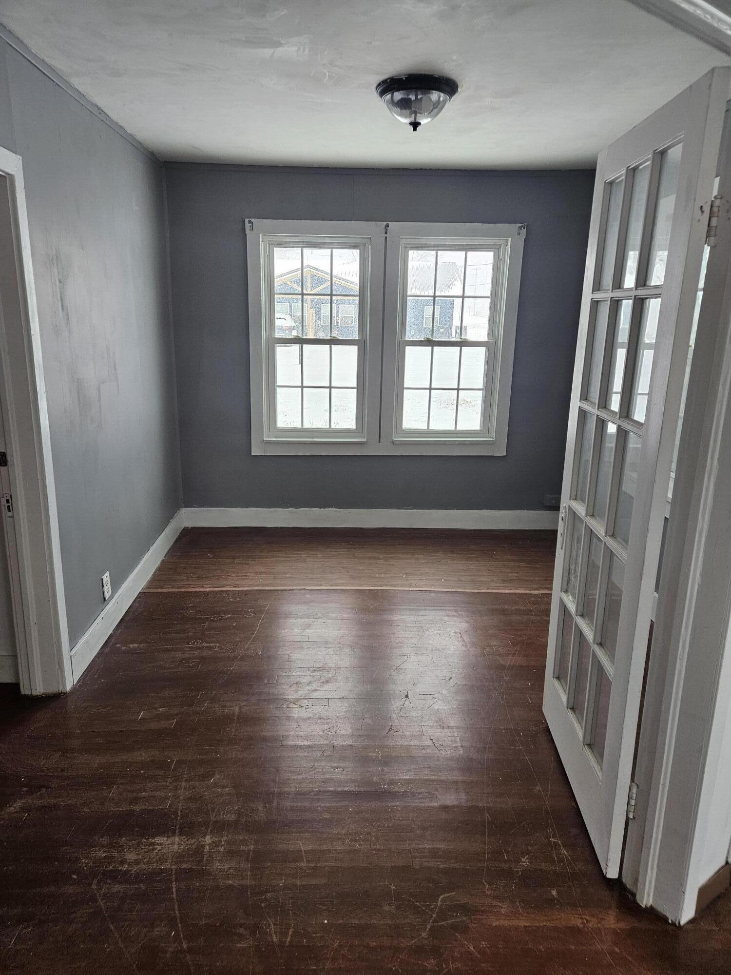 305 South Walnut Street Property Photo 15