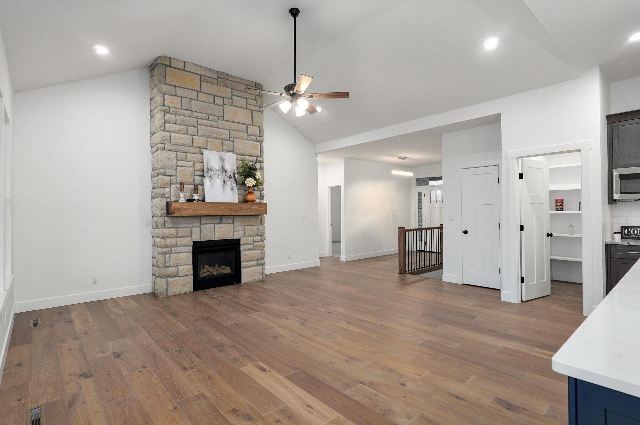 5942 South Franklin Avenue Property Photo 11