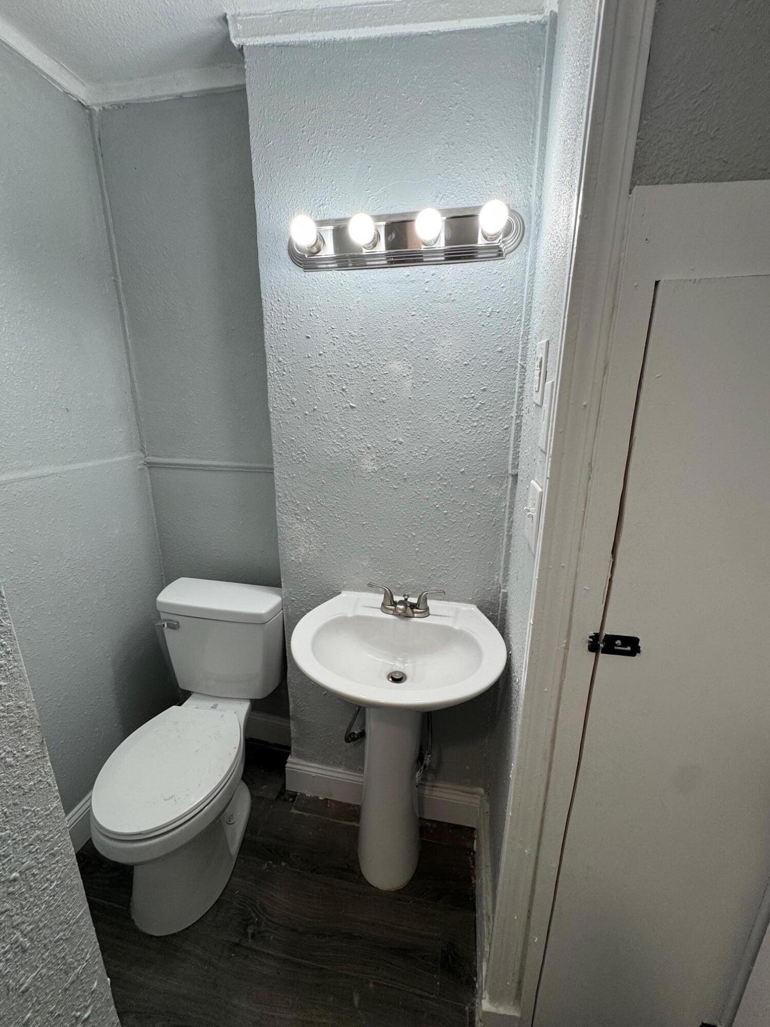 3327 South Pearl Avenue Property Photo 6
