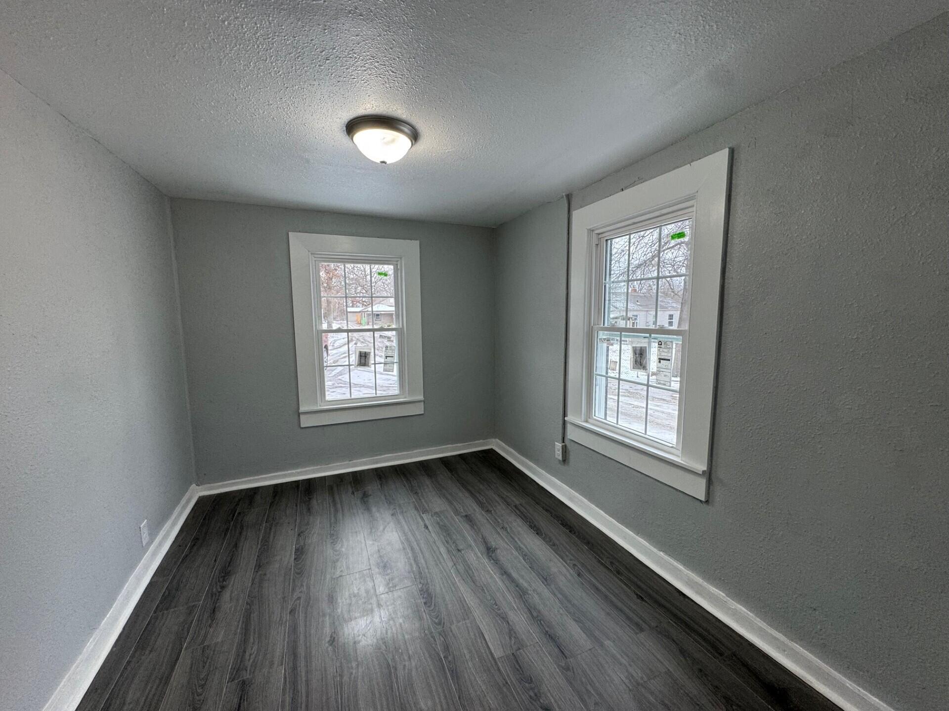 3327 South Pearl Avenue Property Photo 9