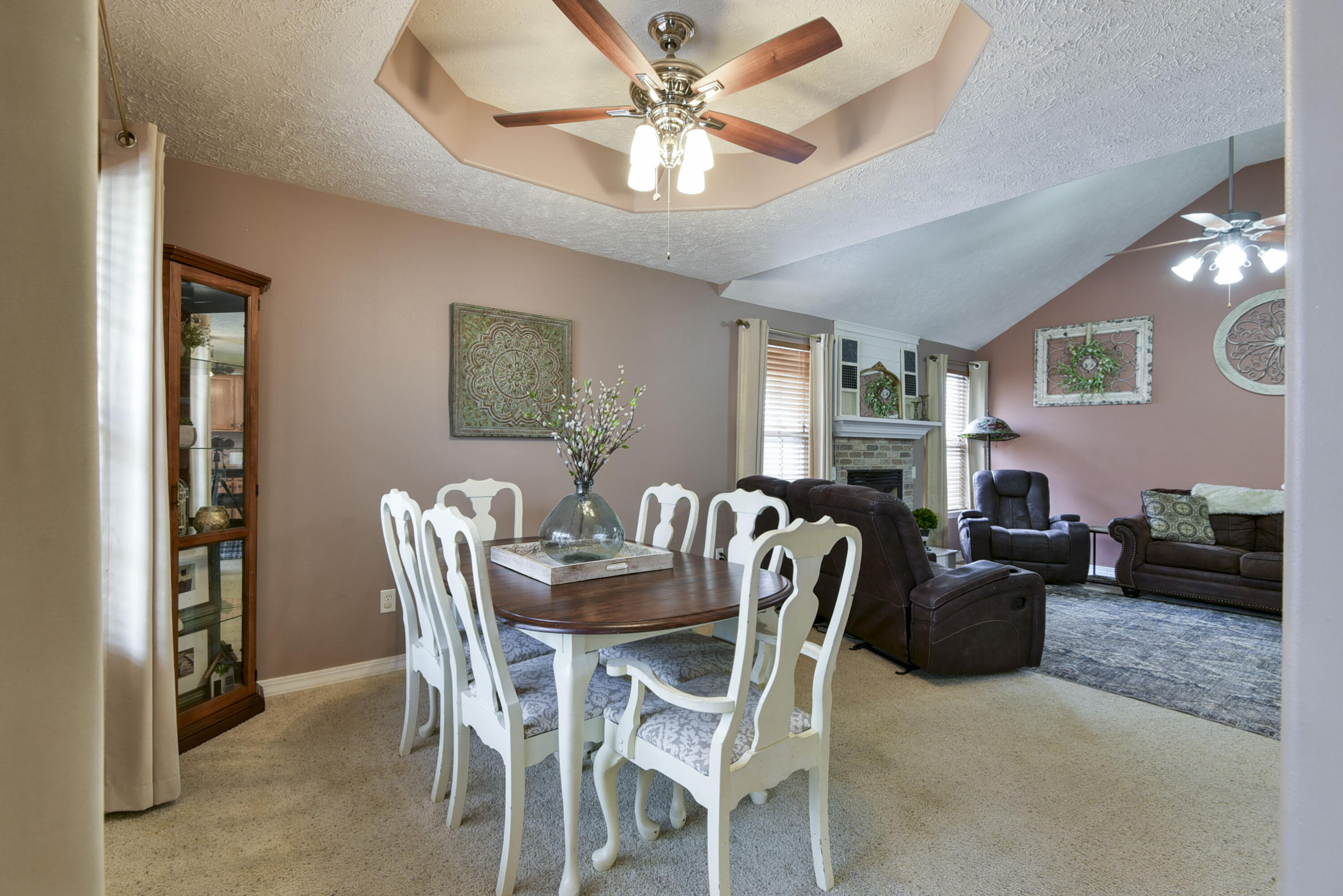 219 North Cedarwood Avenue Property Photo 8