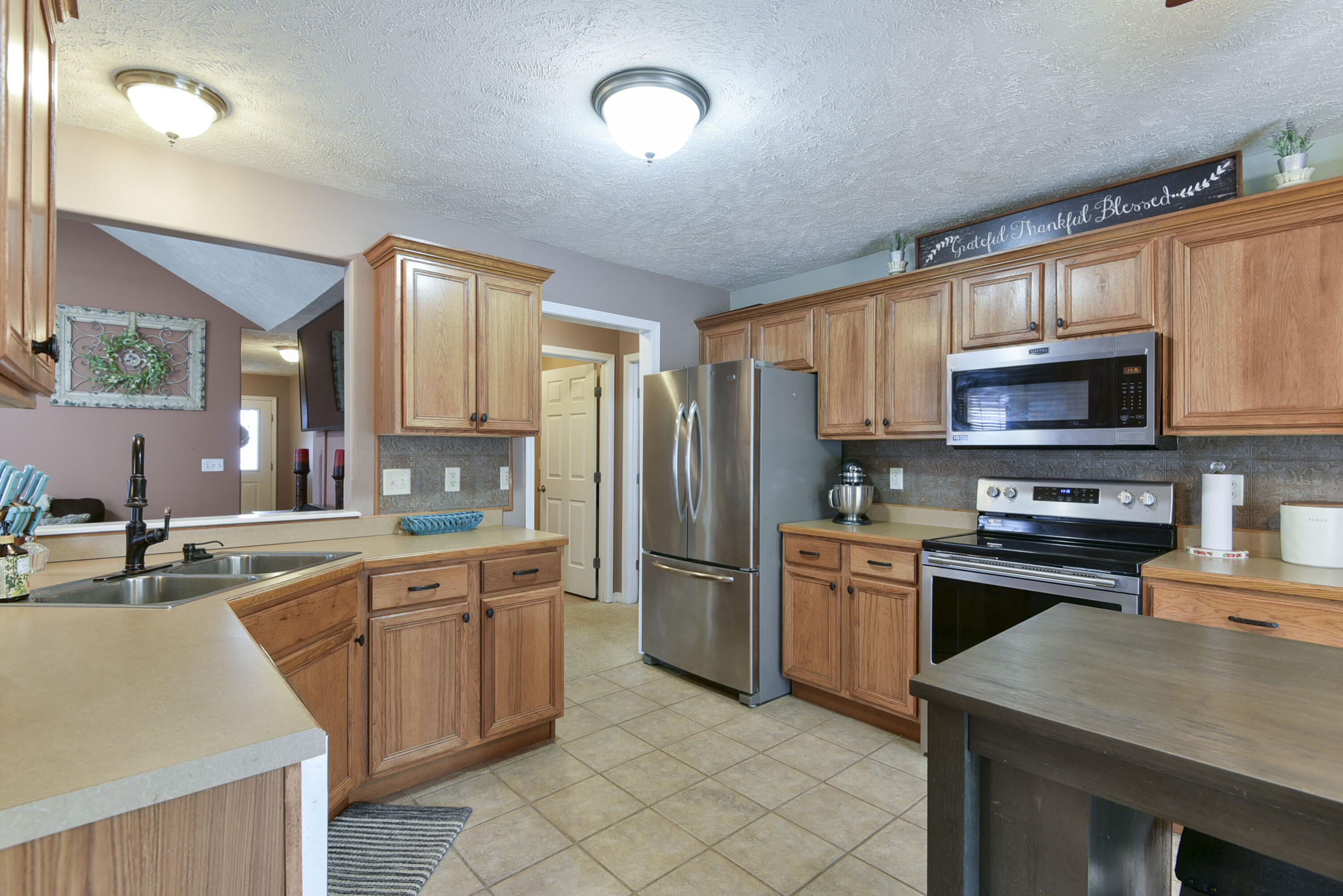 219 North Cedarwood Avenue Property Photo 9