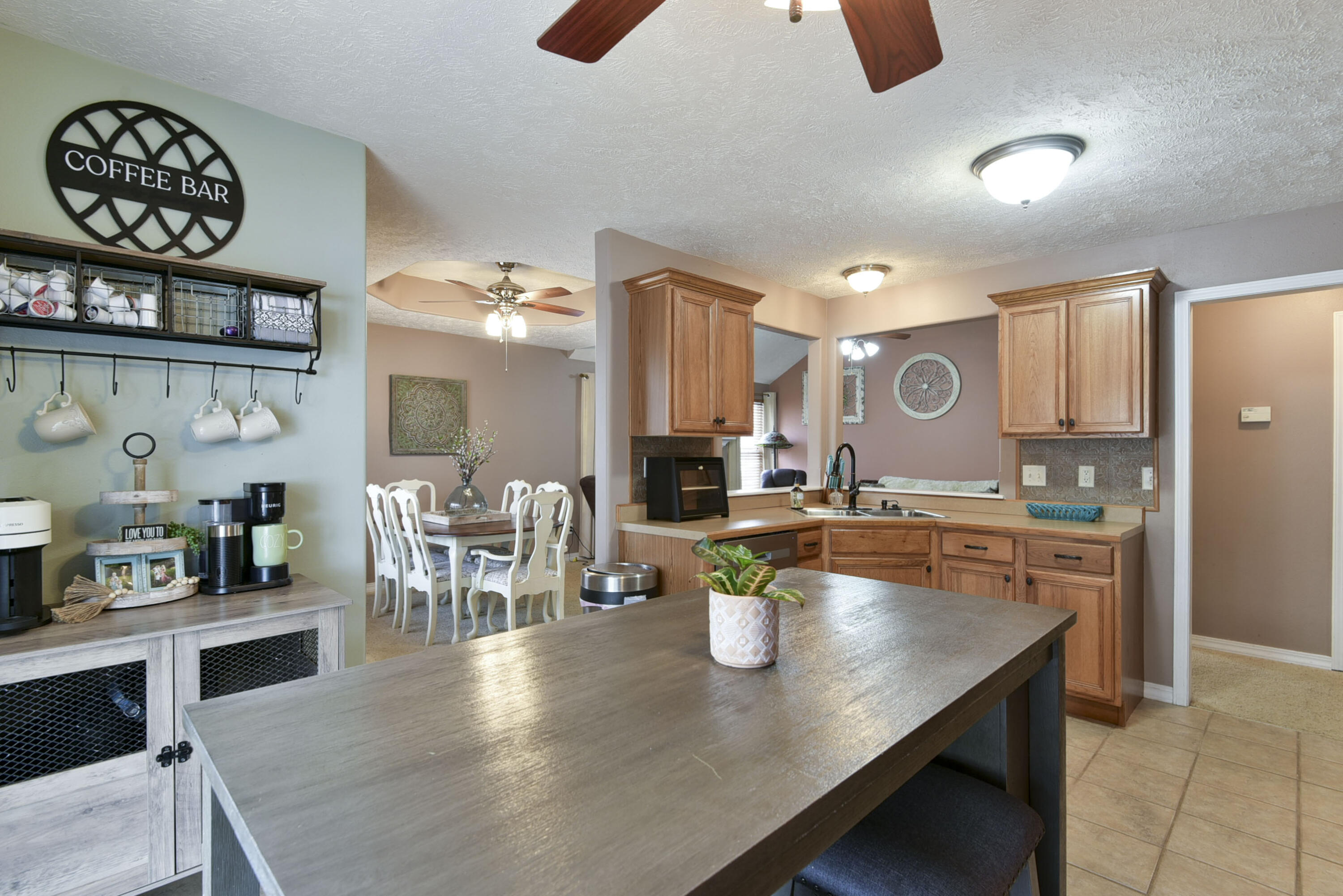 219 North Cedarwood Avenue Property Photo 12