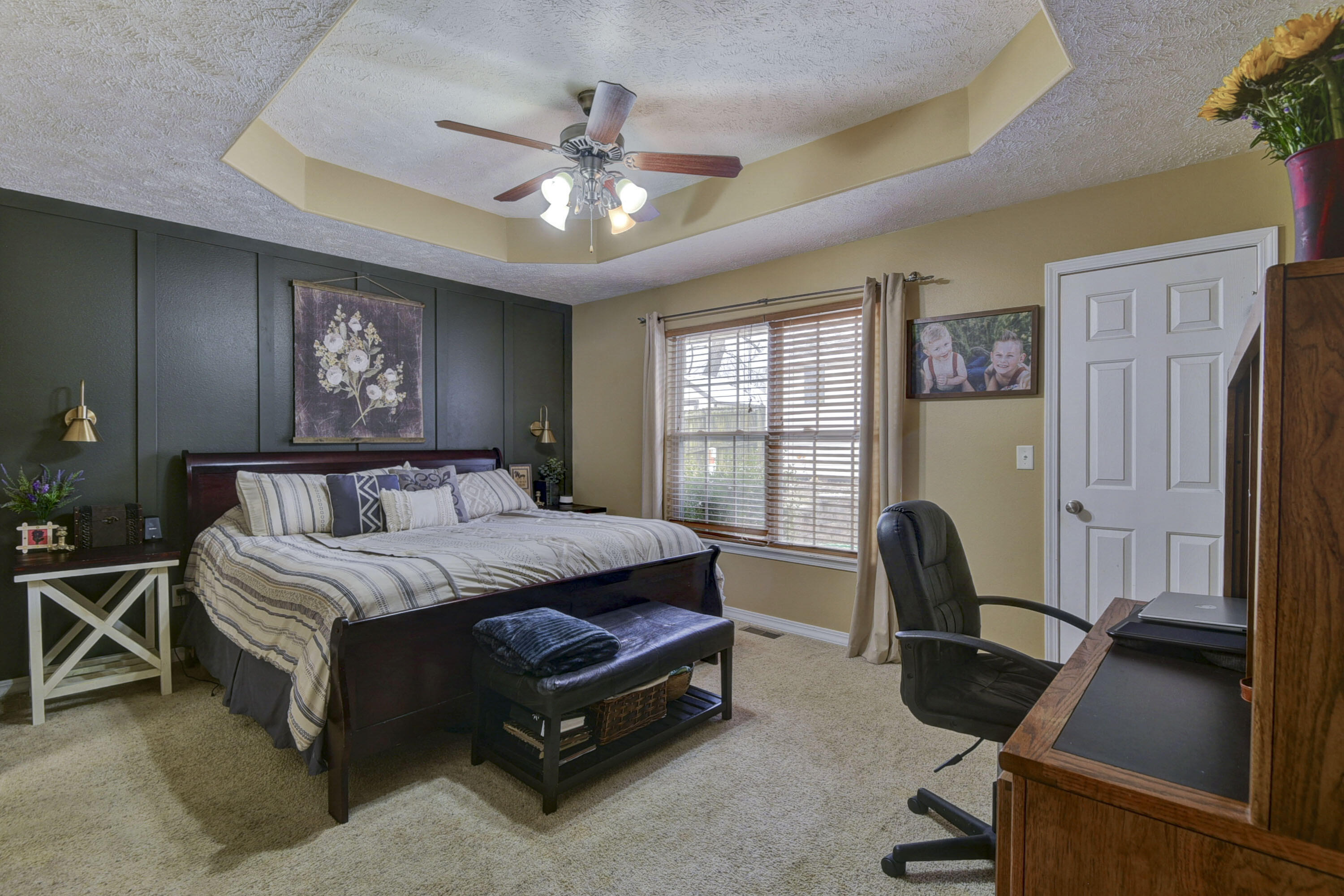 219 North Cedarwood Avenue Property Photo 14
