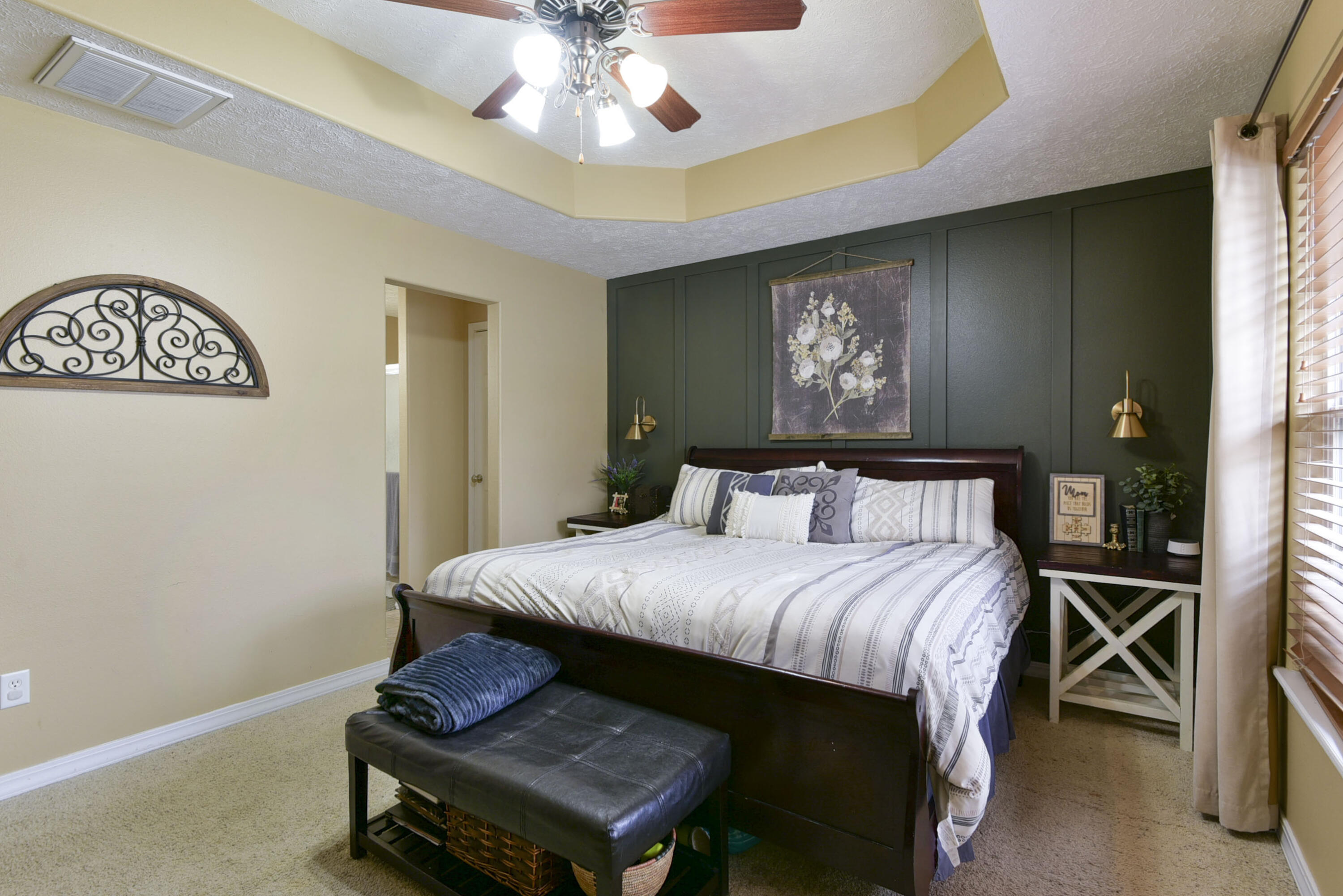 219 North Cedarwood Avenue Property Photo 15