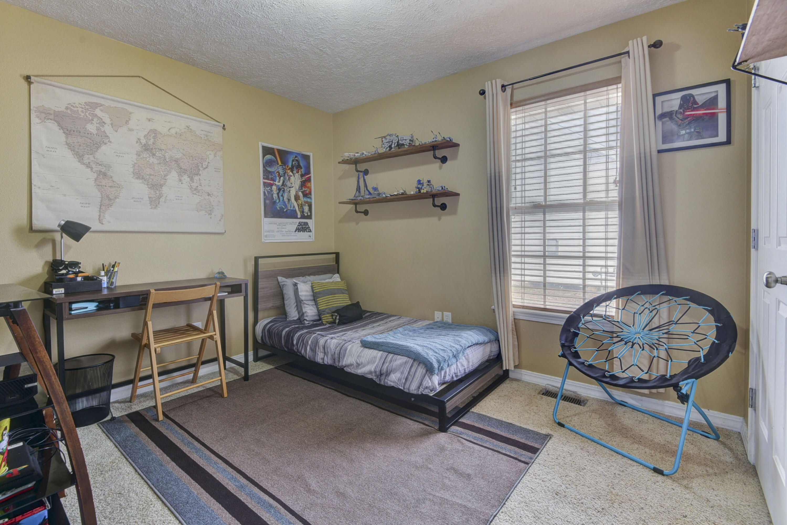 219 North Cedarwood Avenue Property Photo 22