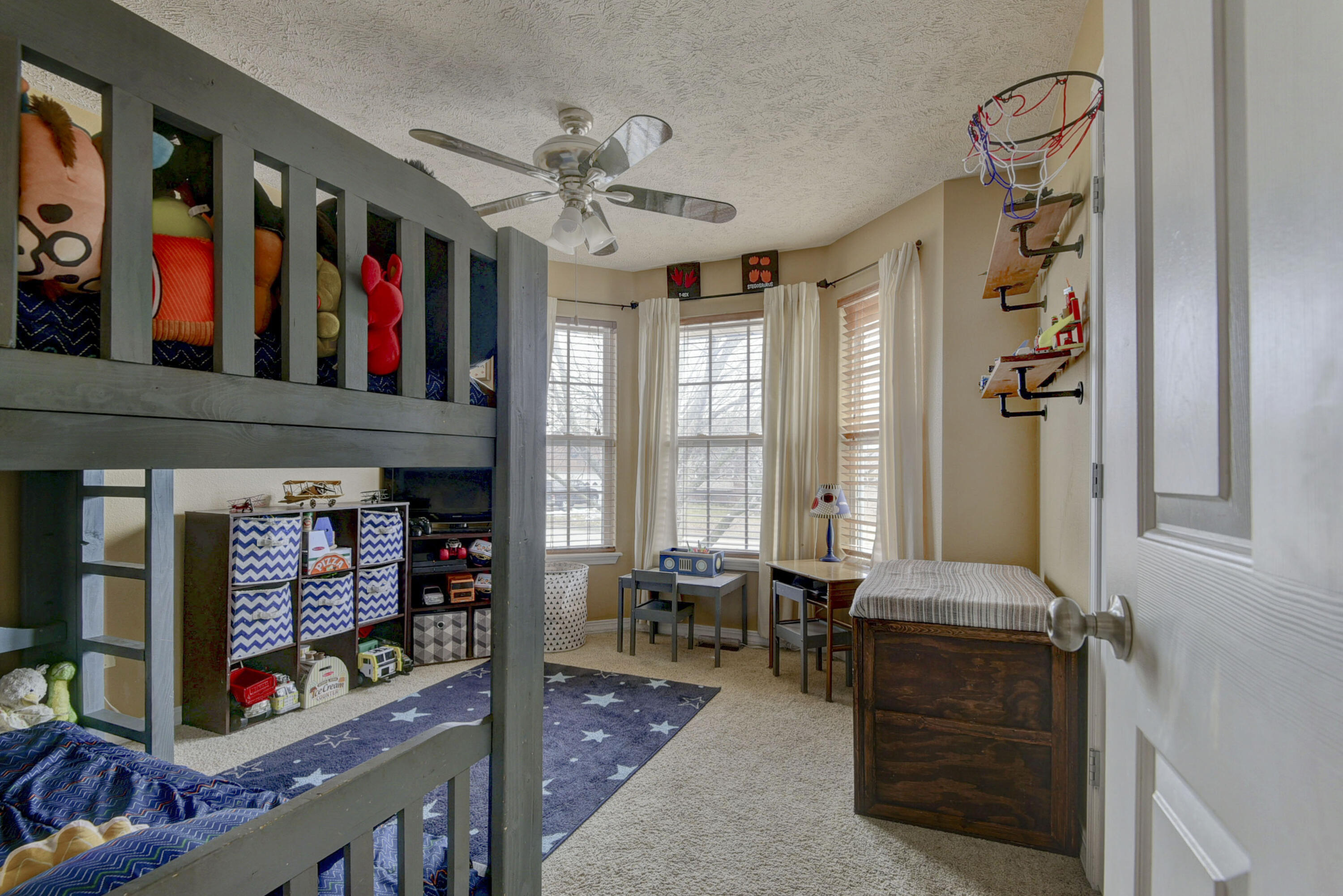219 North Cedarwood Avenue Property Photo 25