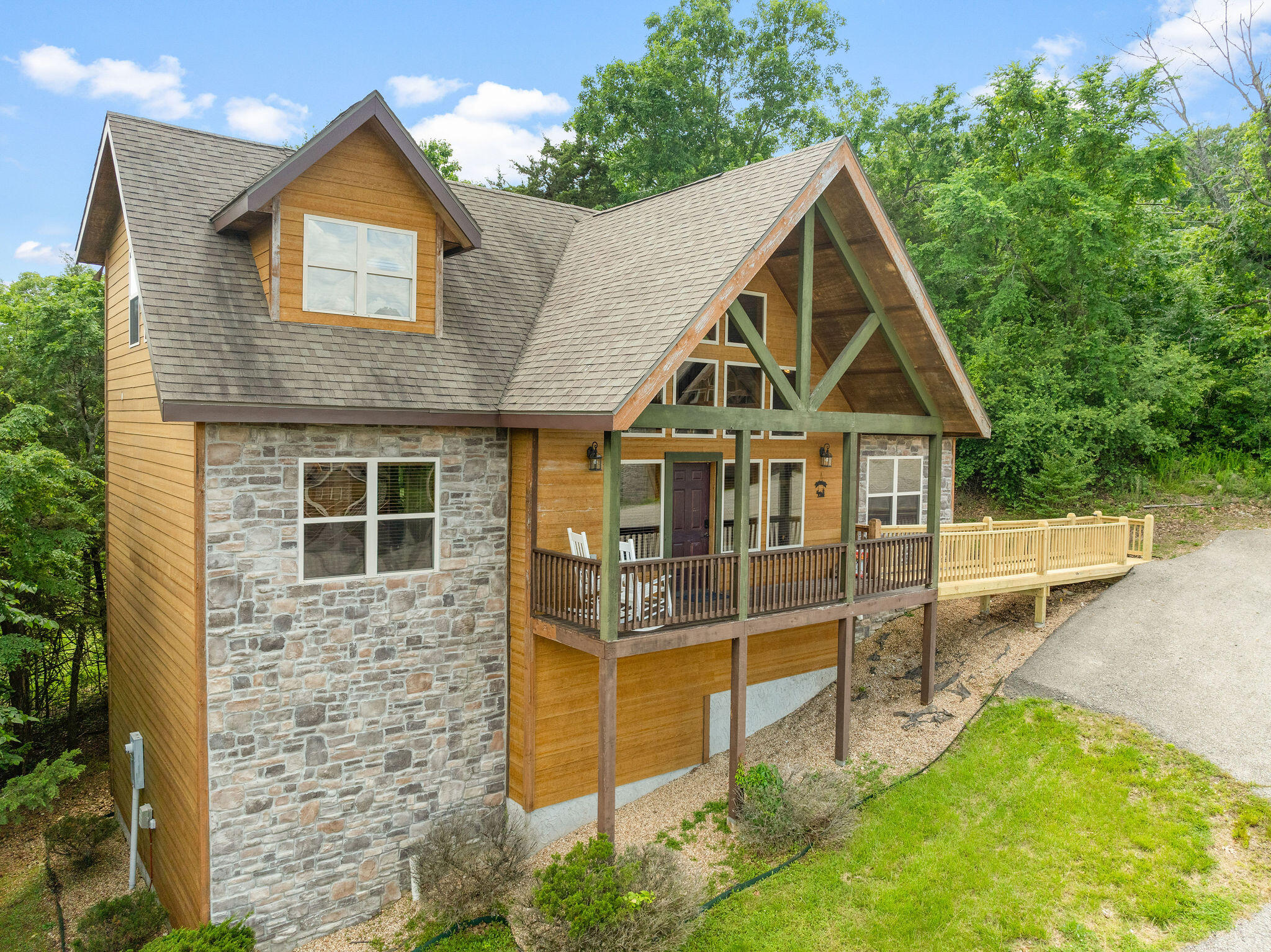 360 Willow Oak Lane Property Photo 4