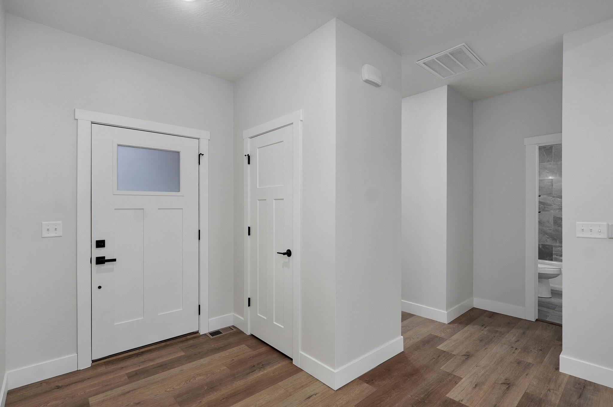 143 East Cowling Street Property Photo 5