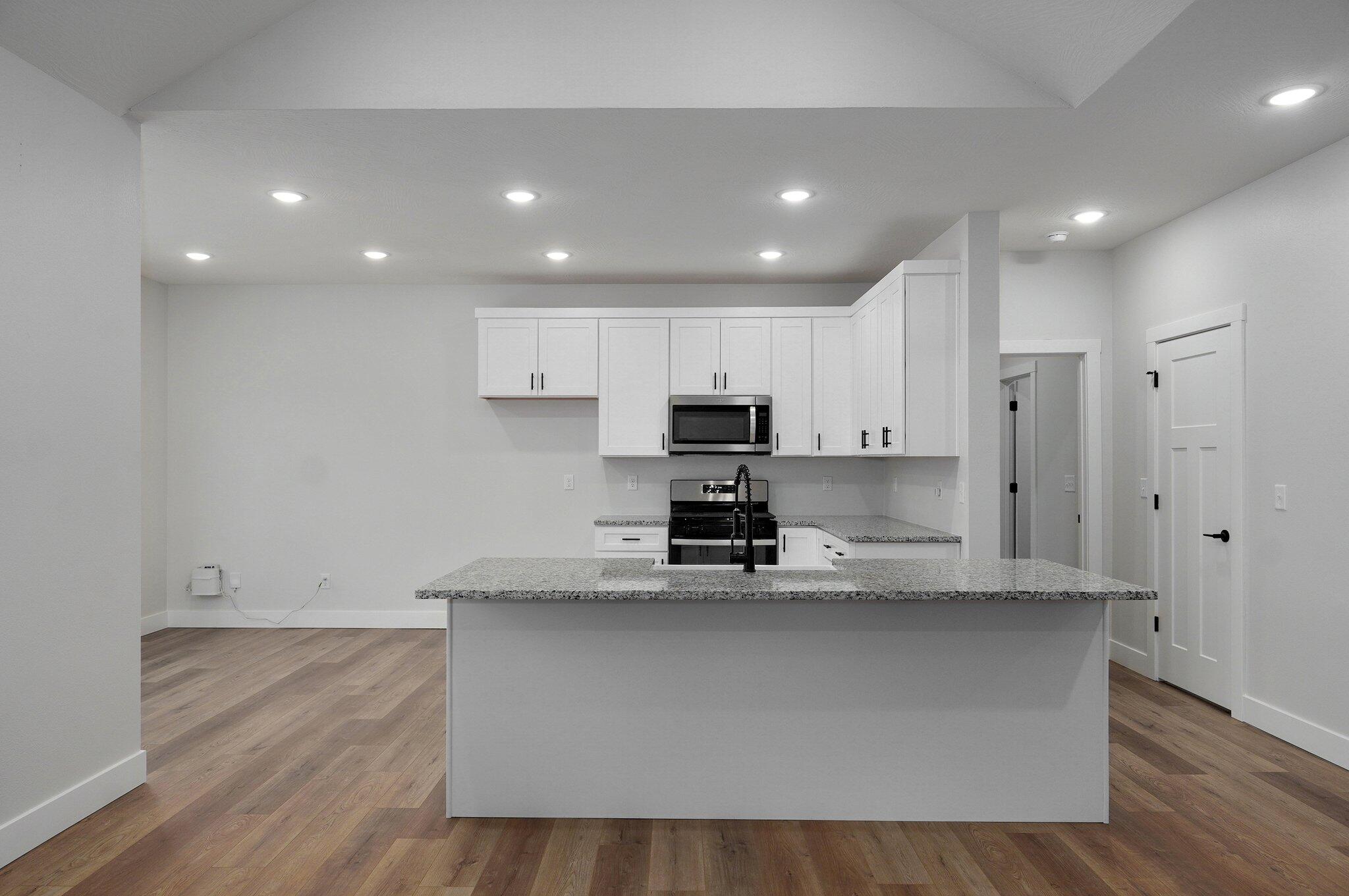 143 East Cowling Street Property Photo 11