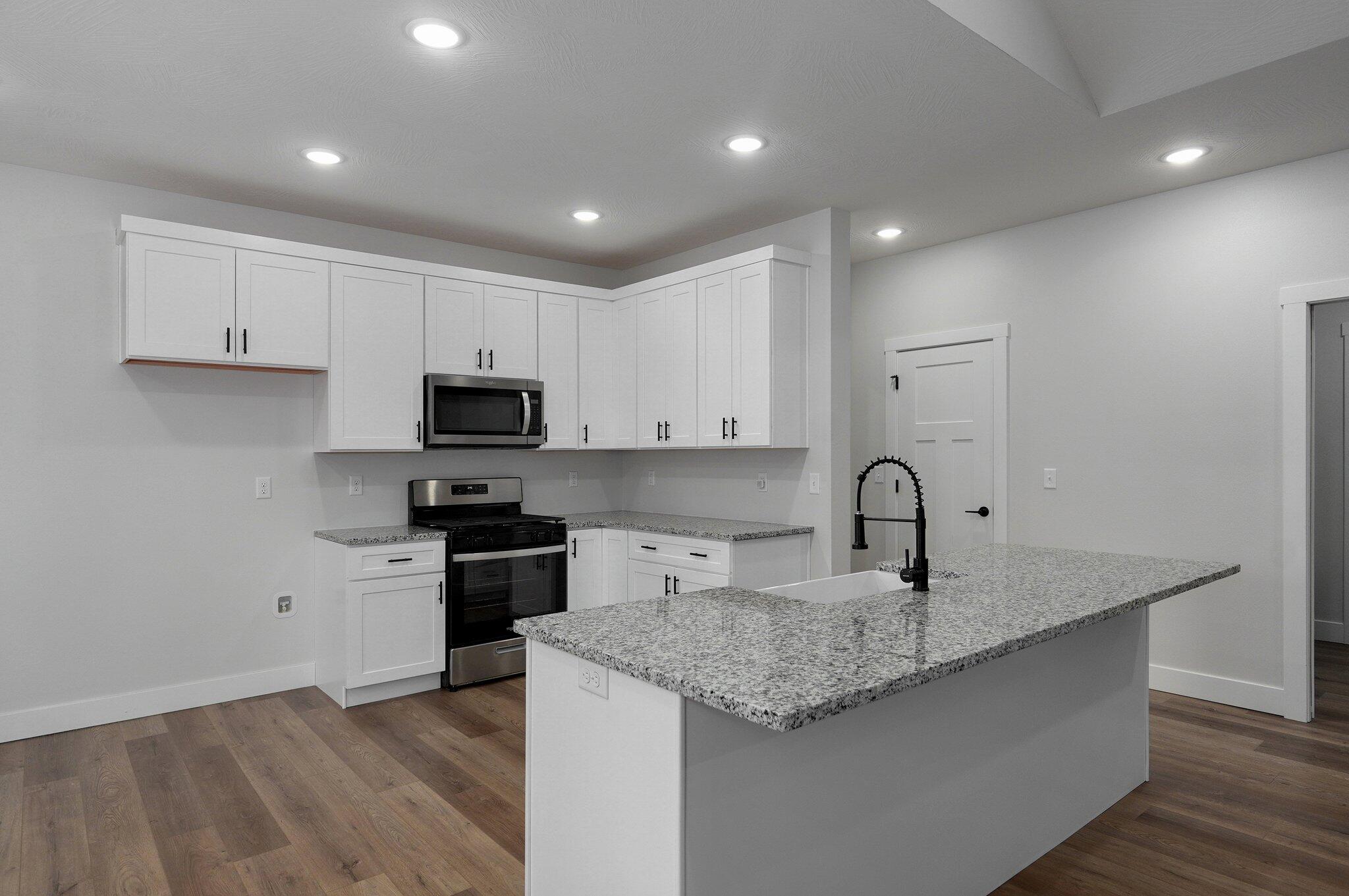 143 East Cowling Street Property Photo 12
