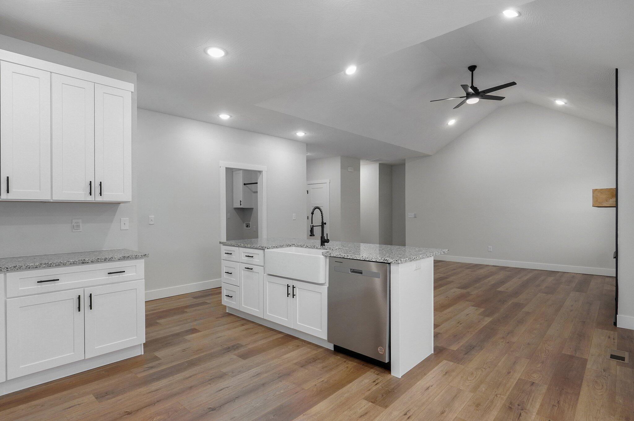 143 East Cowling Street Property Photo 14